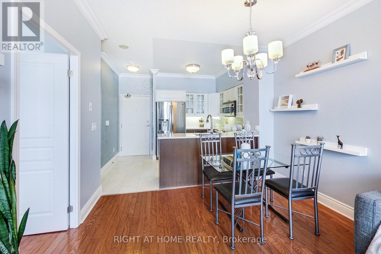 #PH6 55 HARRISON GARDEN BOULEVARD - 8