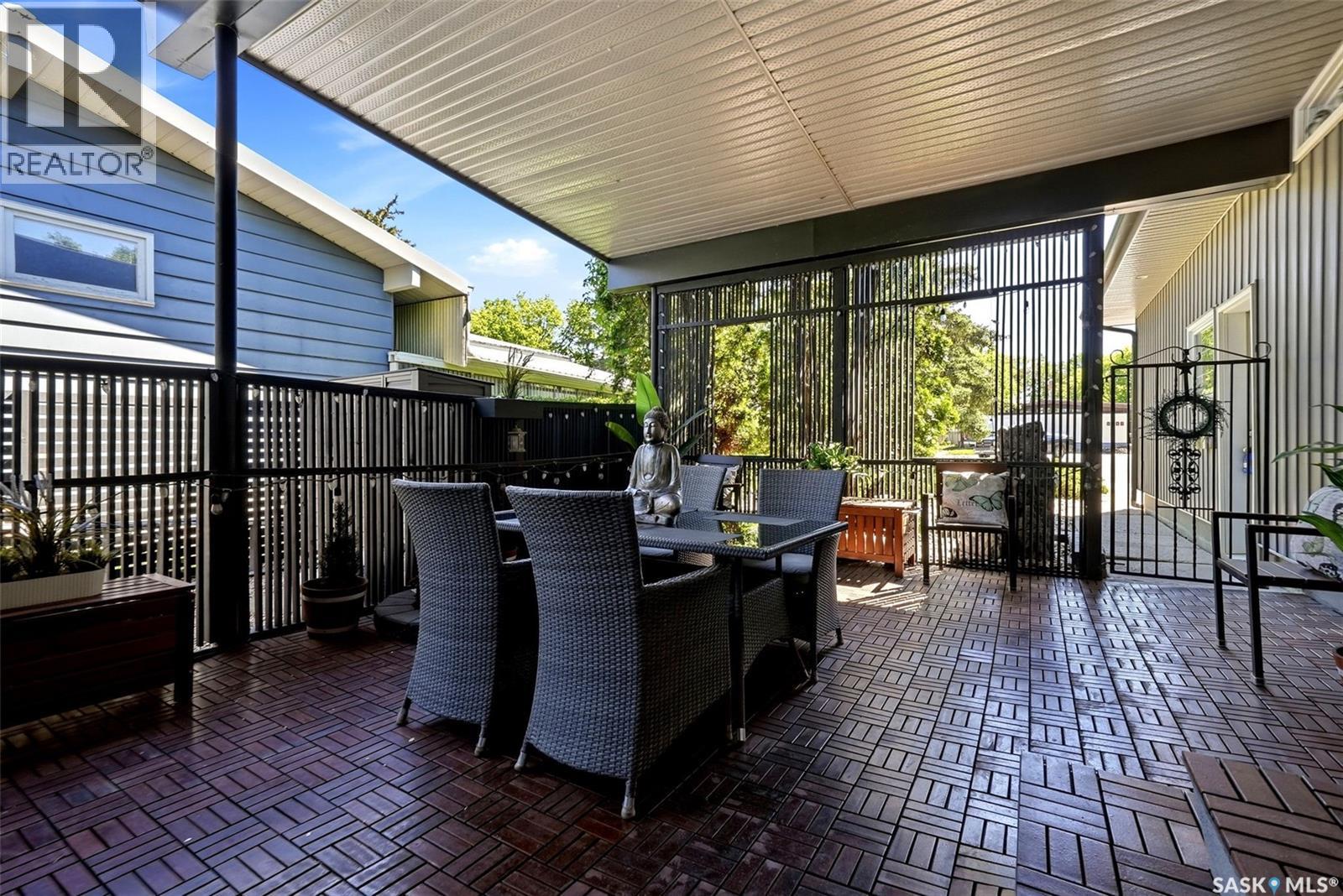 2738 Cameron STREET — photo 46