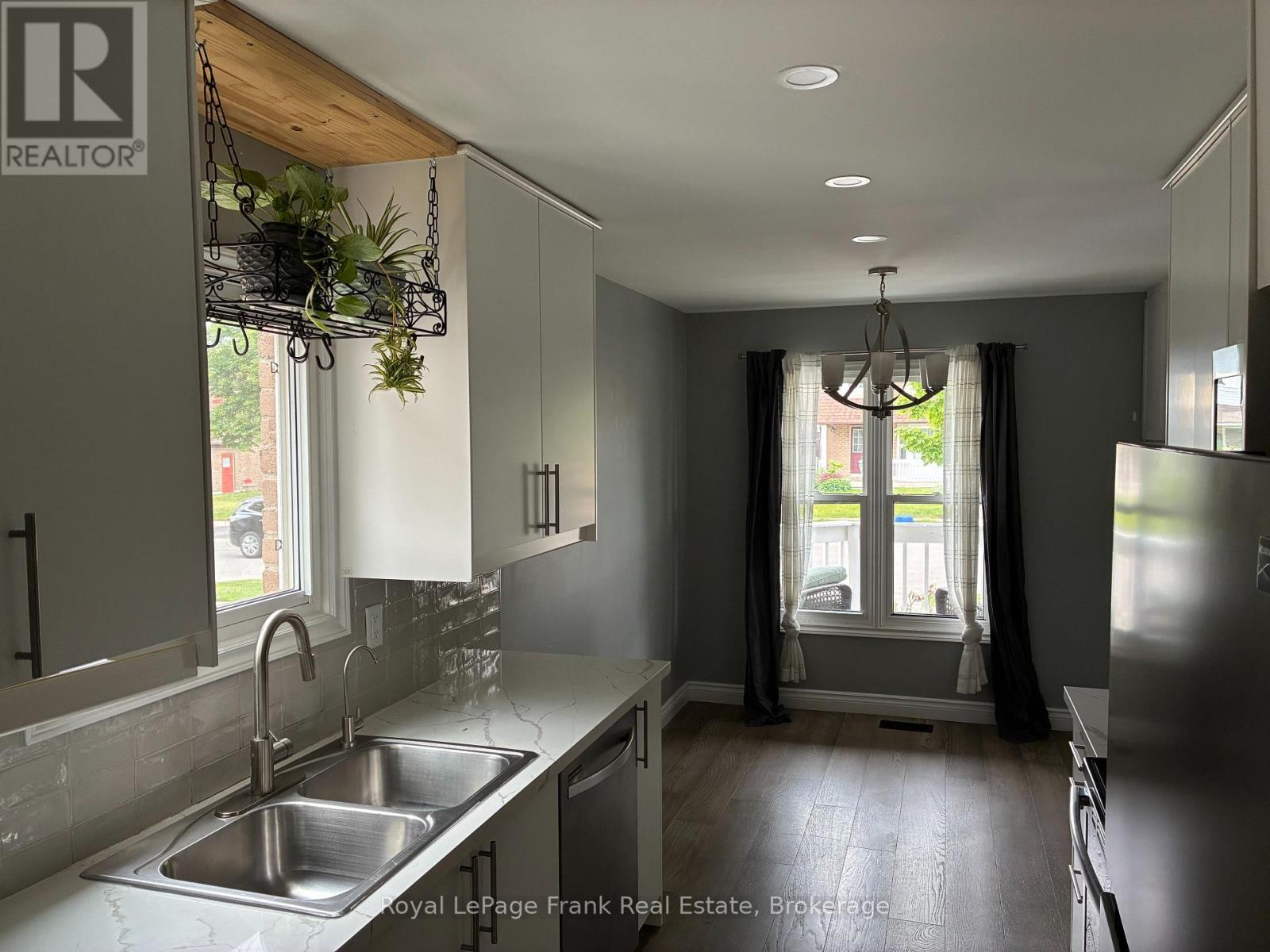 857 ATTERSLEY DRIVE - 9