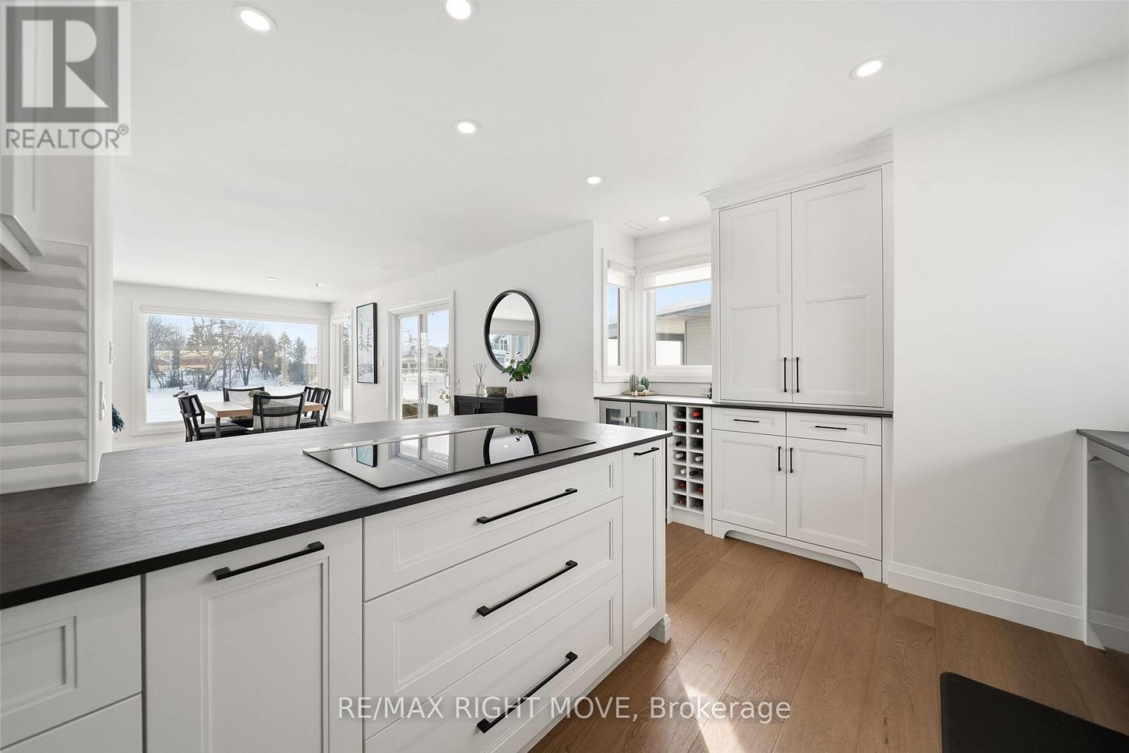 #205 585 ATHERLEY ROAD - 14