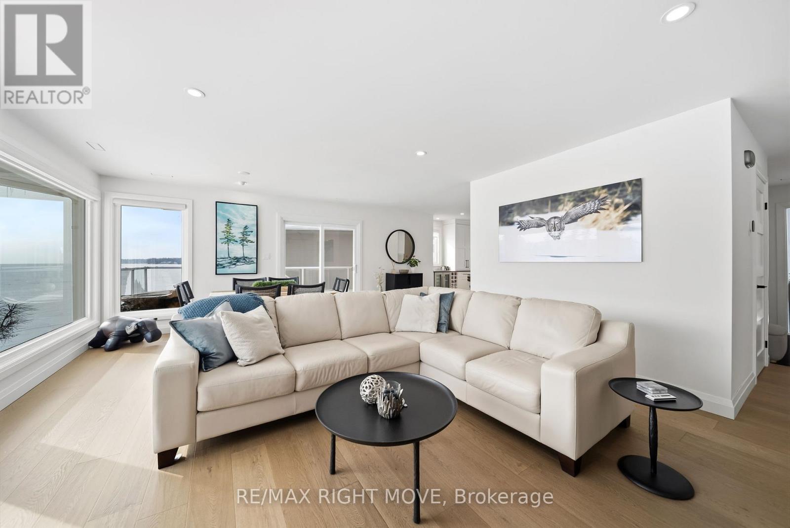#205 585 ATHERLEY ROAD - 22