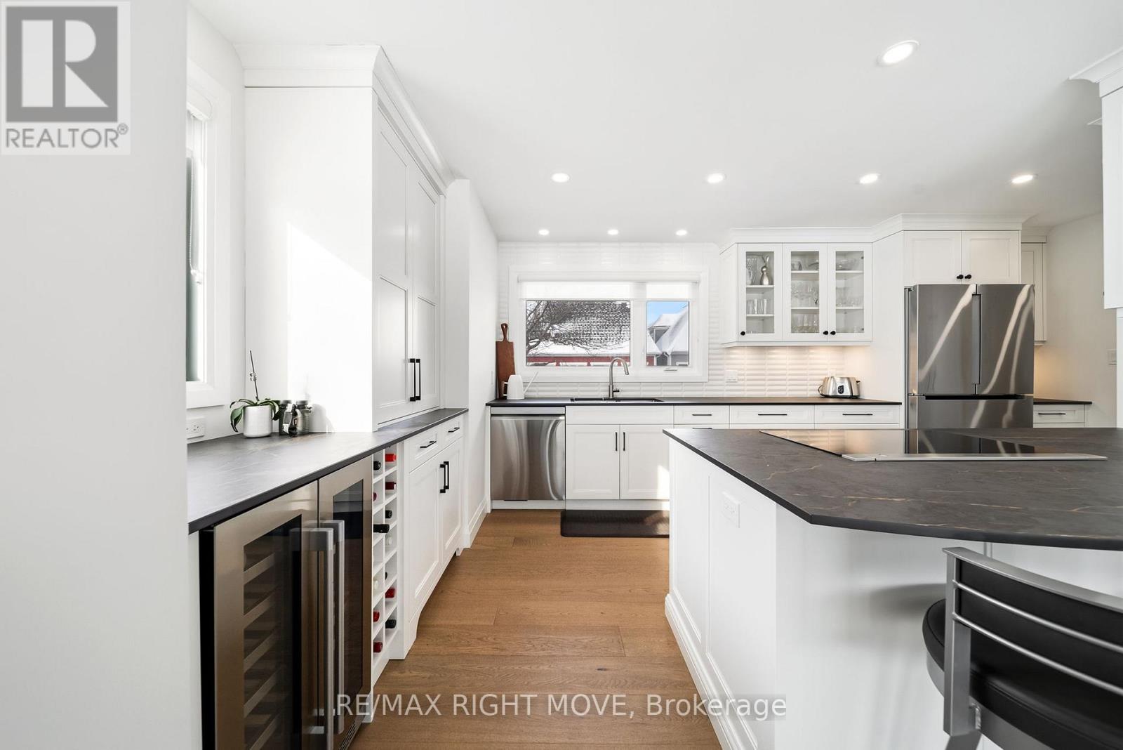 #205 585 ATHERLEY ROAD - 7