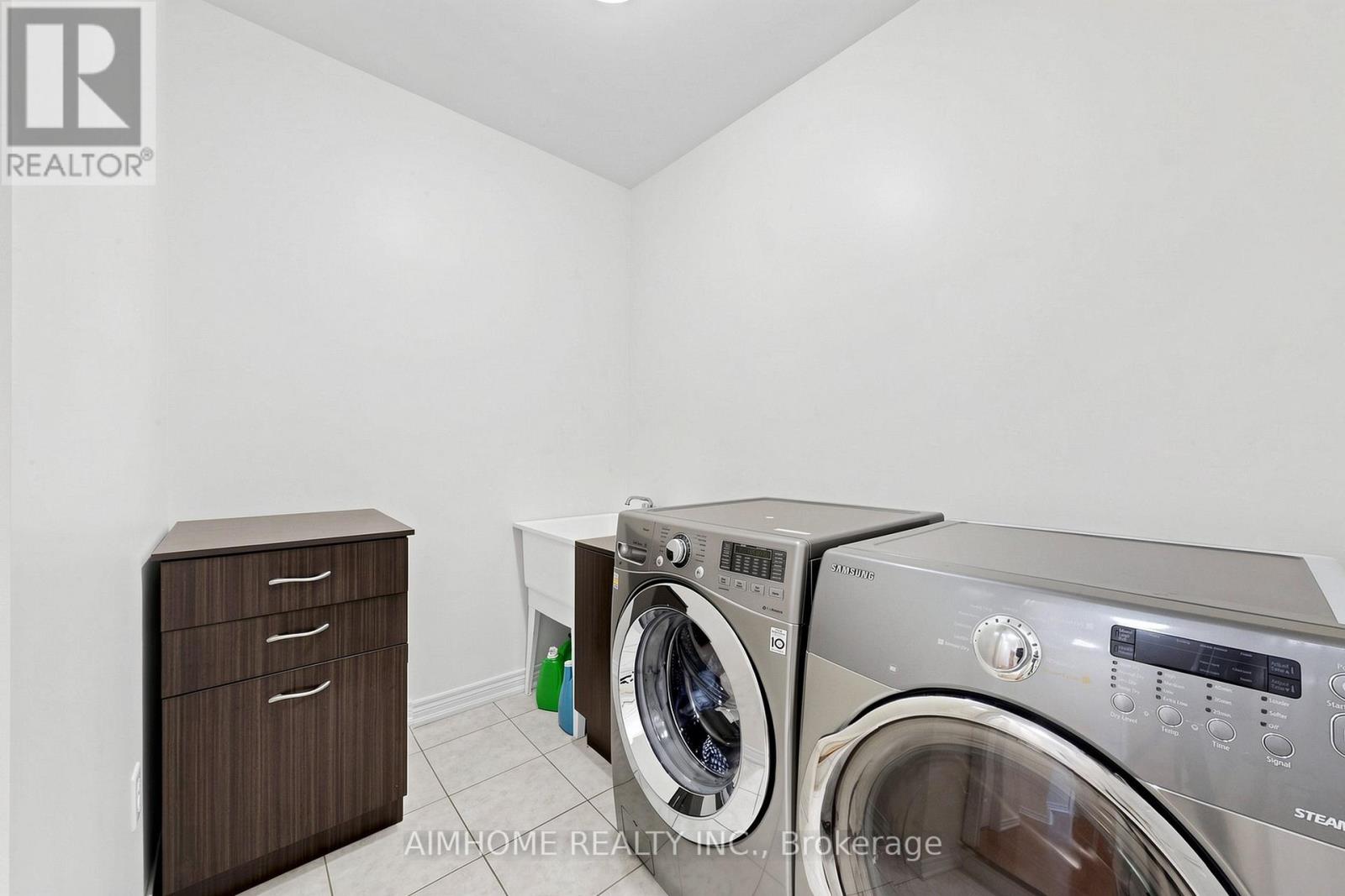 6 VALERIAN STREET - 16