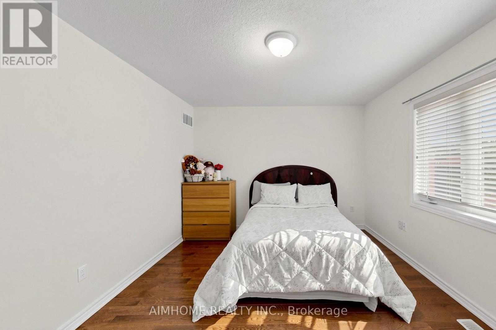 6 VALERIAN STREET - 22