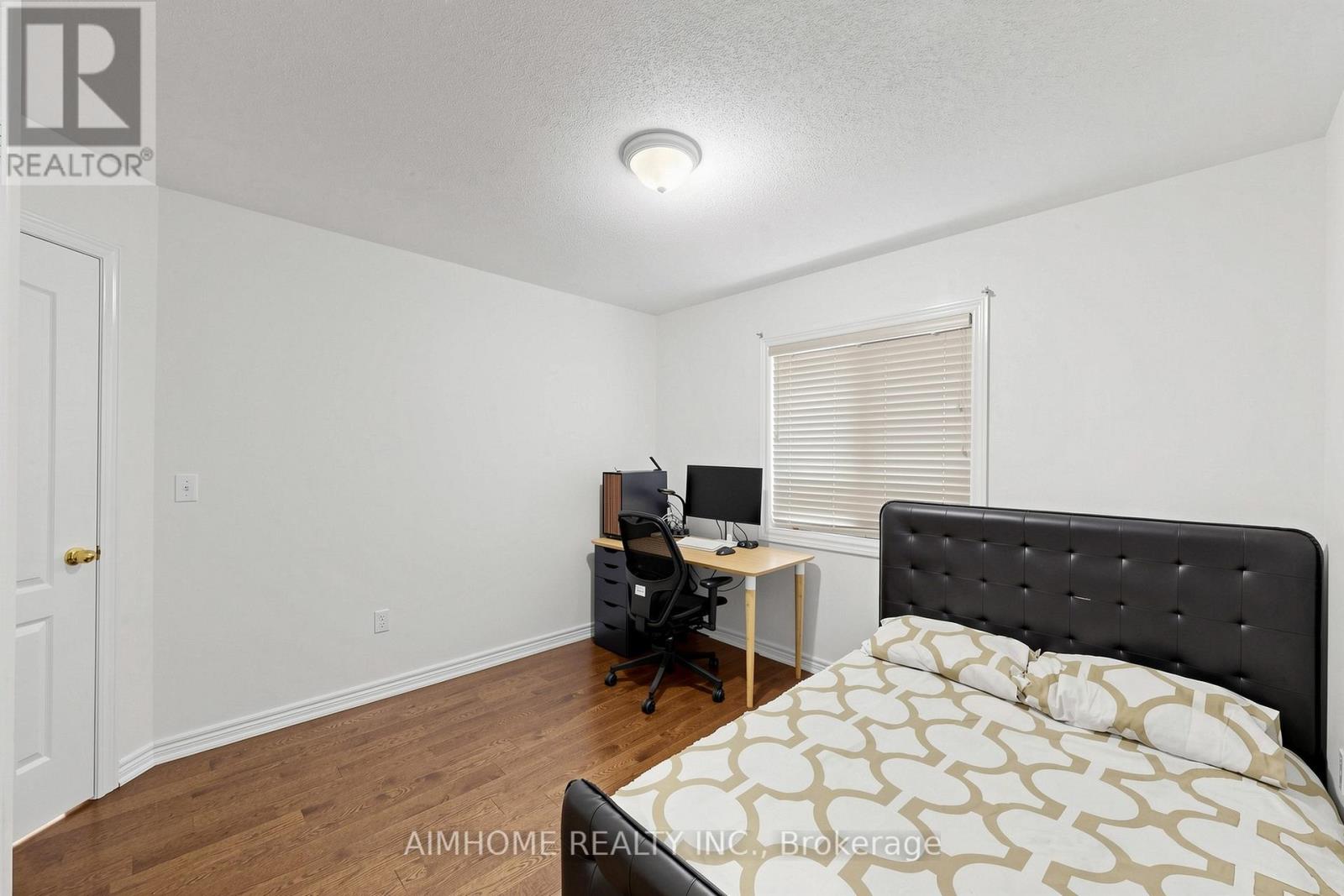 6 VALERIAN STREET - 24