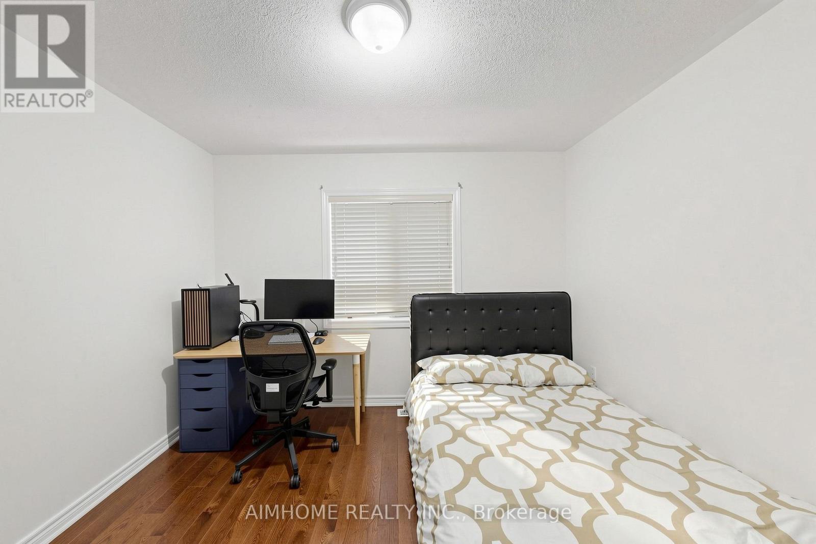 6 VALERIAN STREET - 25