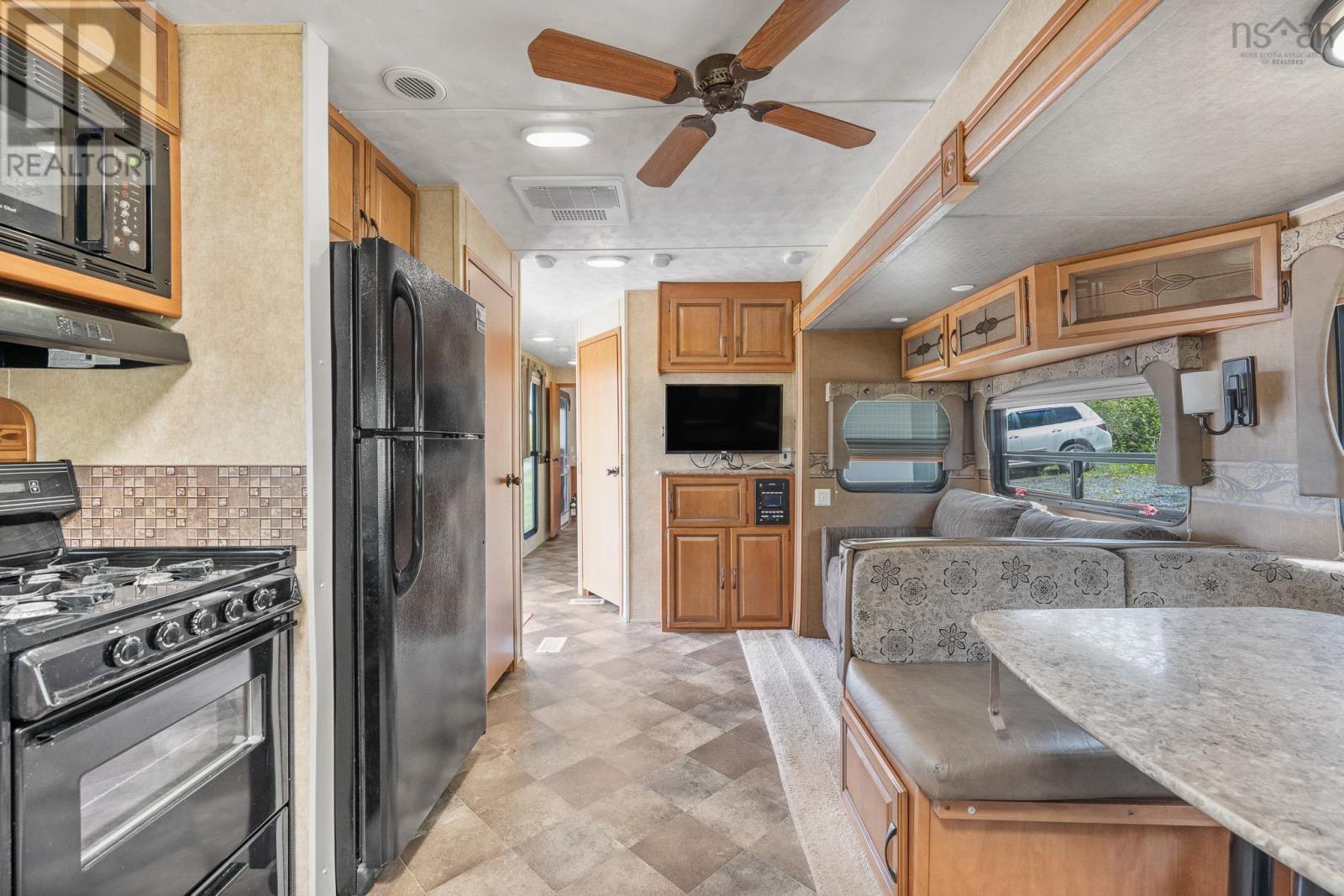 9286 Kempt Head Road - 18