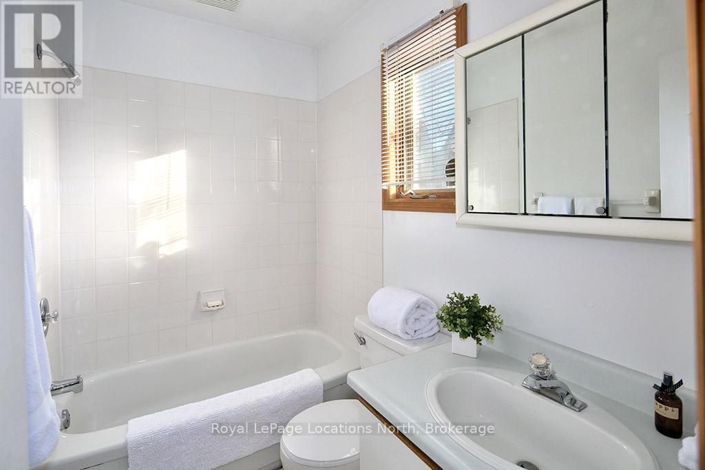 102 FRASER CRESCENT - 29