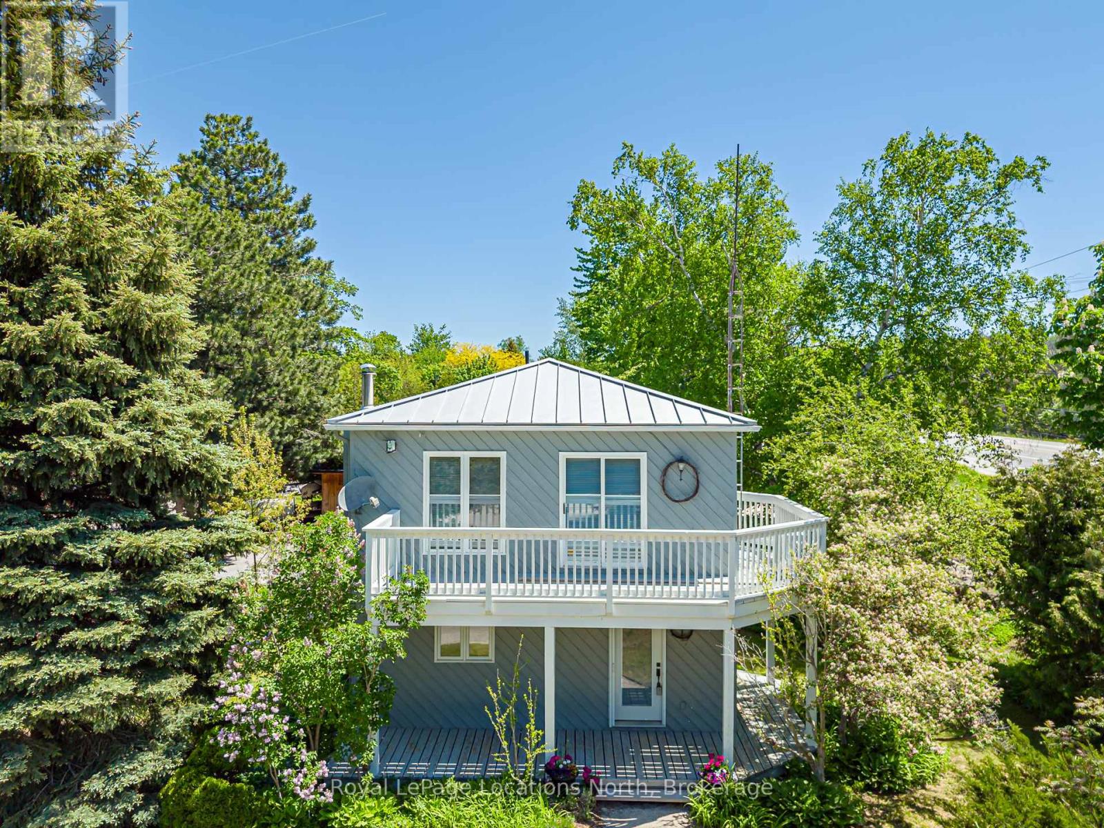 102 FRASER CRESCENT - 35