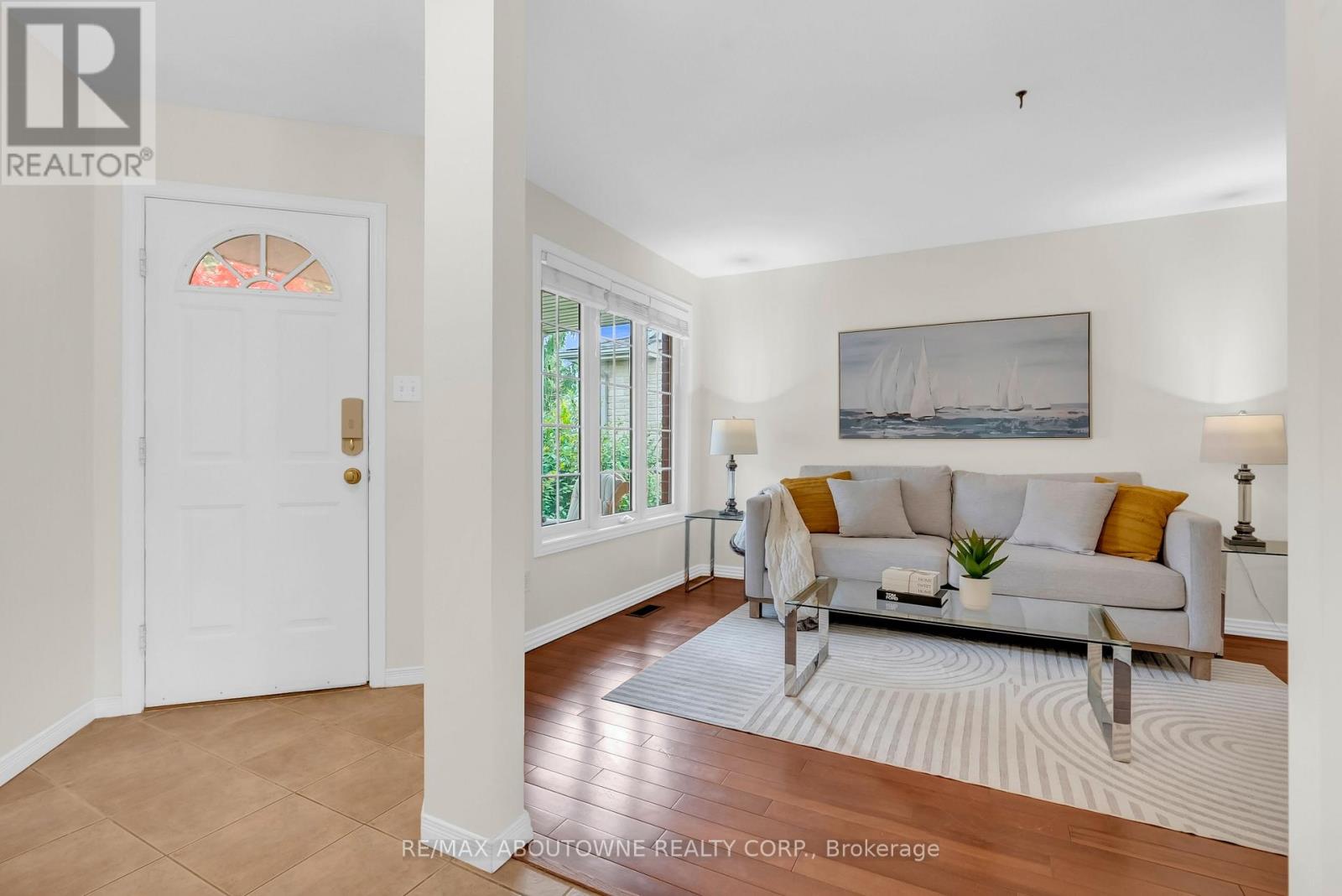 32 JENSON BOULEVARD - 6