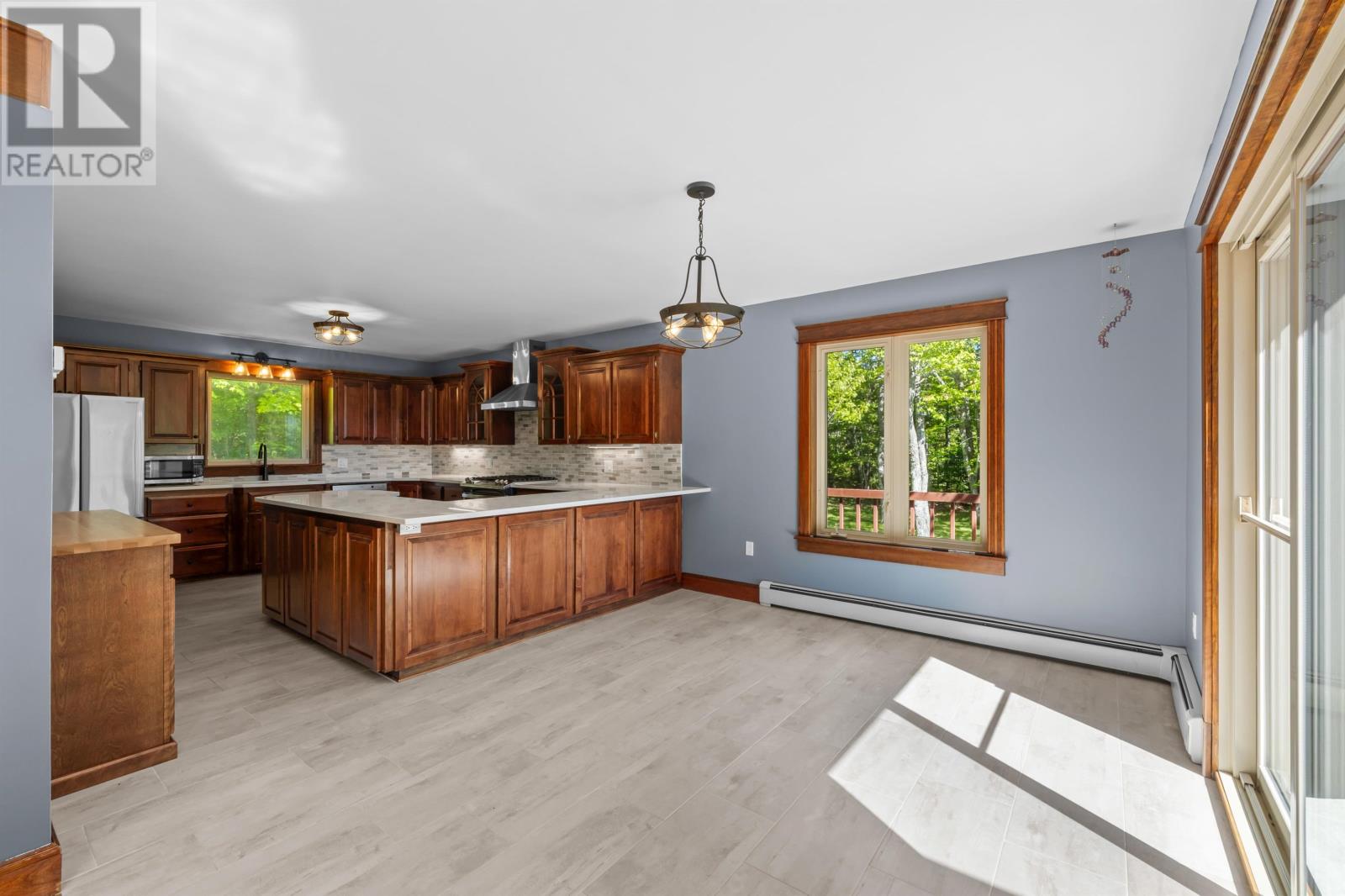 2574 NEW GLASGOW Road - 16