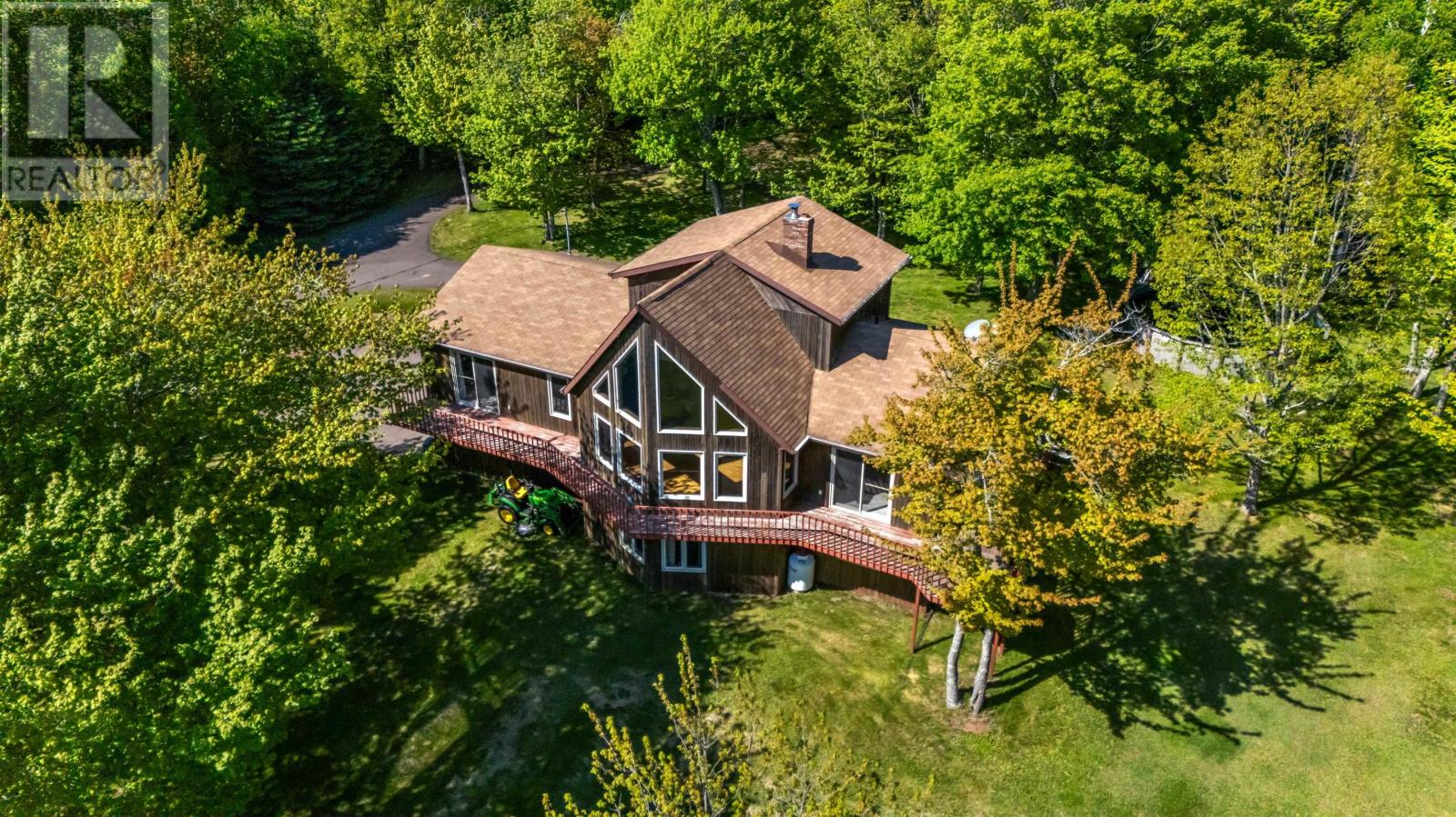 2574 NEW GLASGOW Road - 2