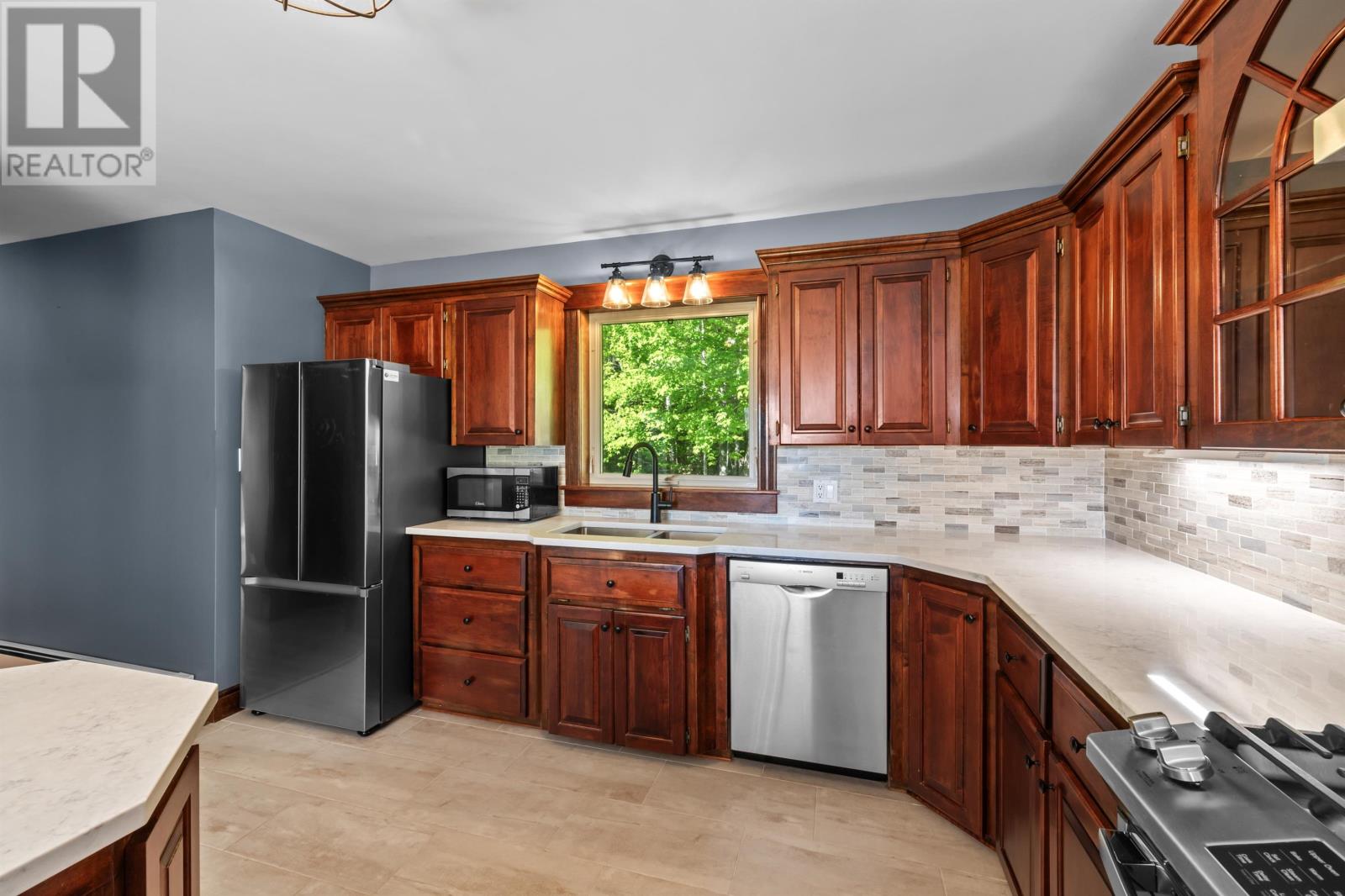 2574 NEW GLASGOW Road - 13