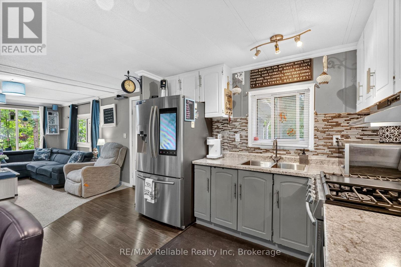 401 SUGAR MAPLE DRIVE - 17