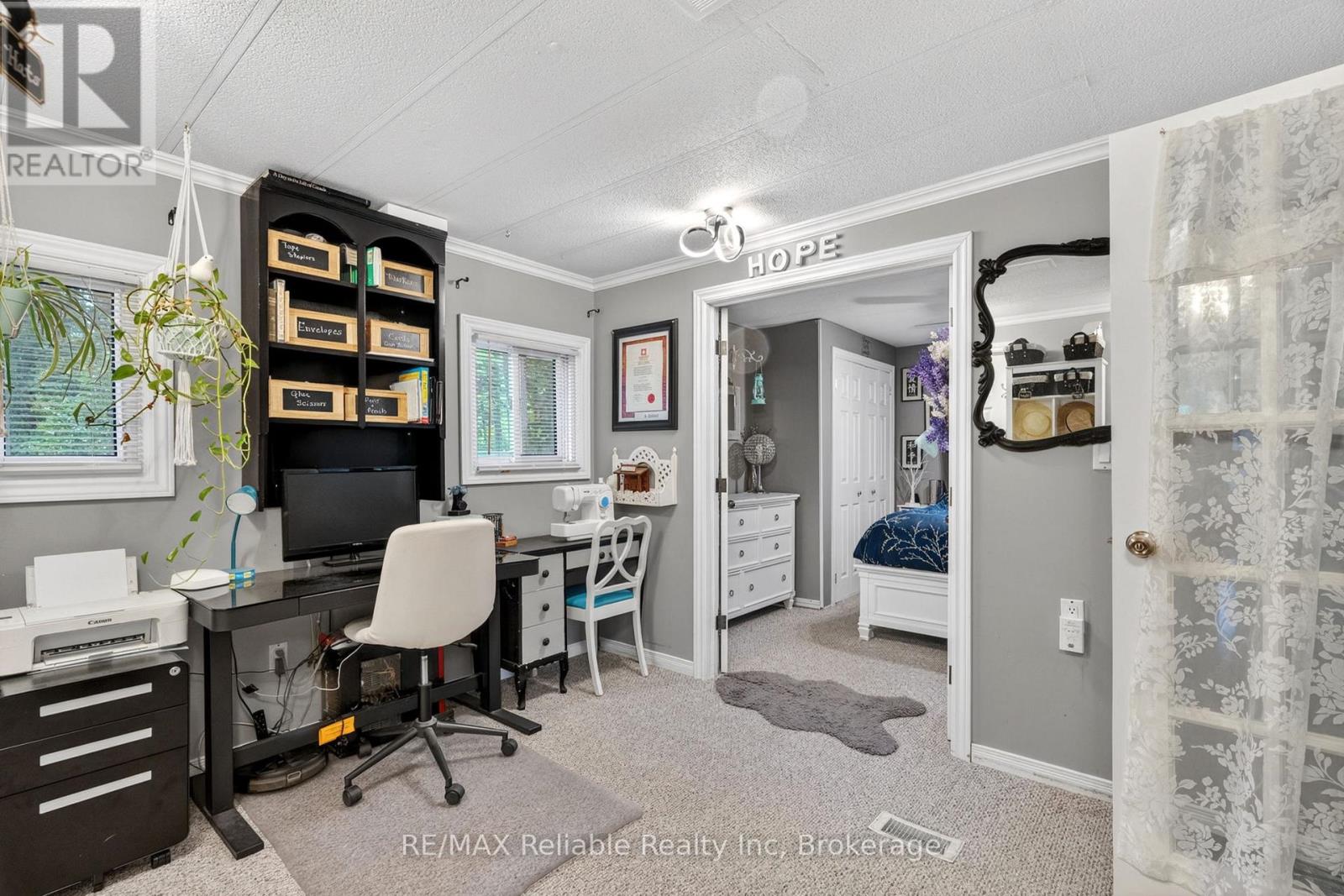 401 SUGAR MAPLE DRIVE - 22