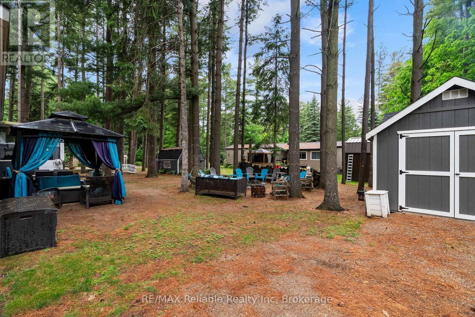 401 SUGAR MAPLE DRIVE - 32