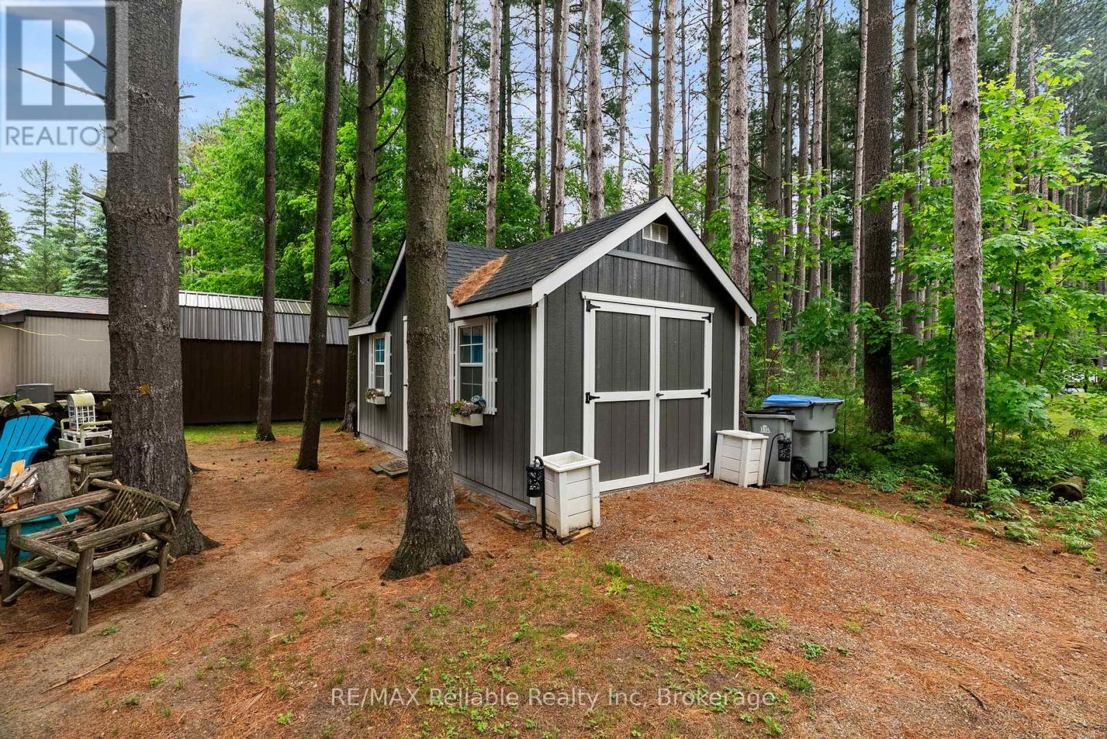 401 SUGAR MAPLE DRIVE - 33