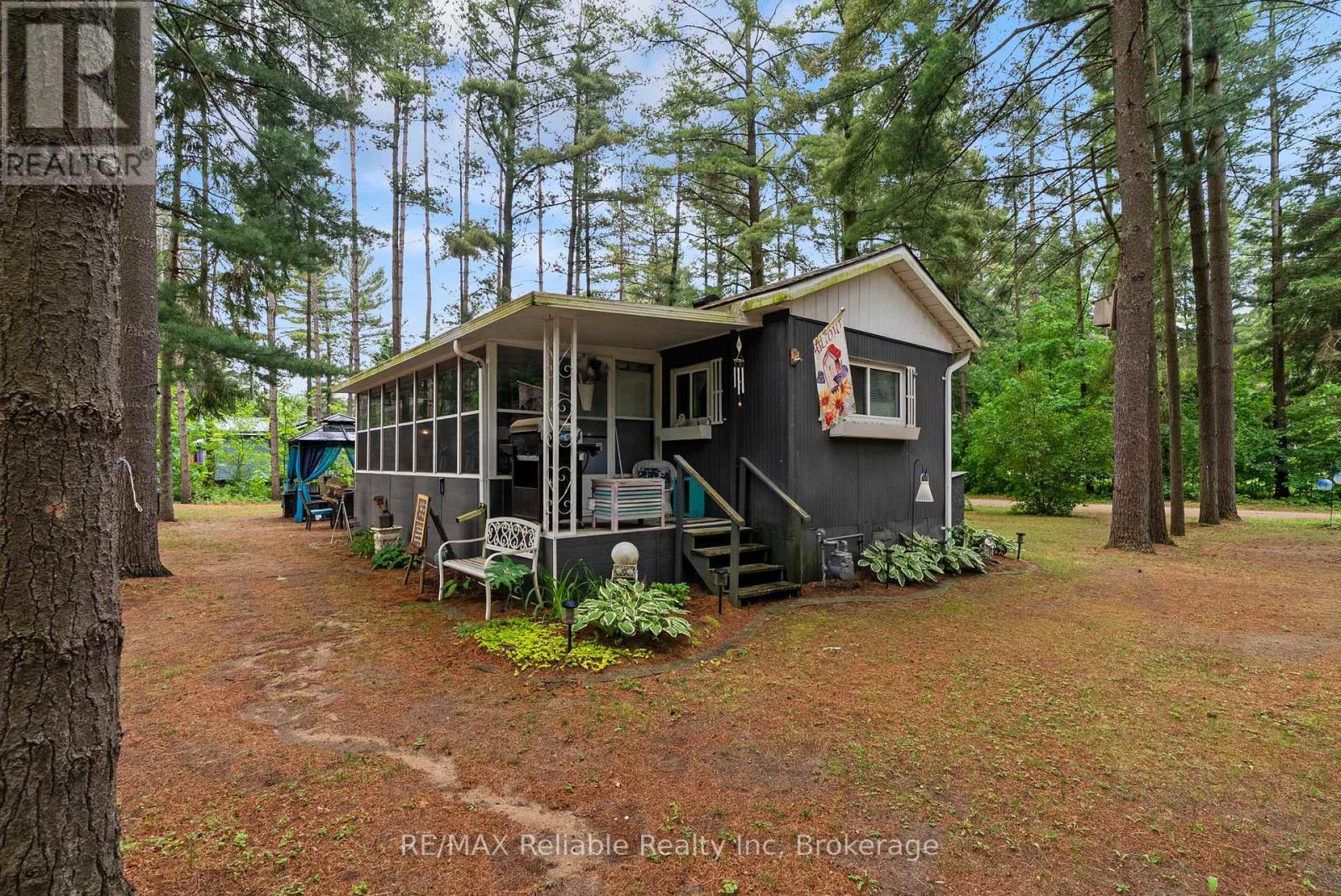 401 SUGAR MAPLE DRIVE - 39
