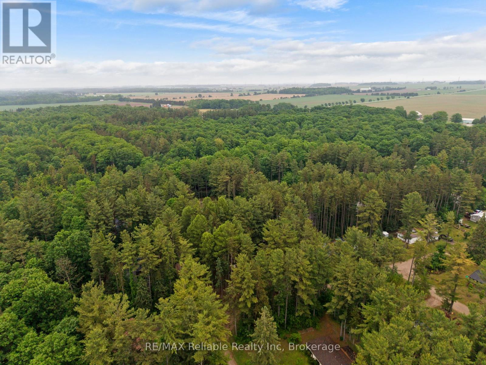 401 SUGAR MAPLE DRIVE - 44