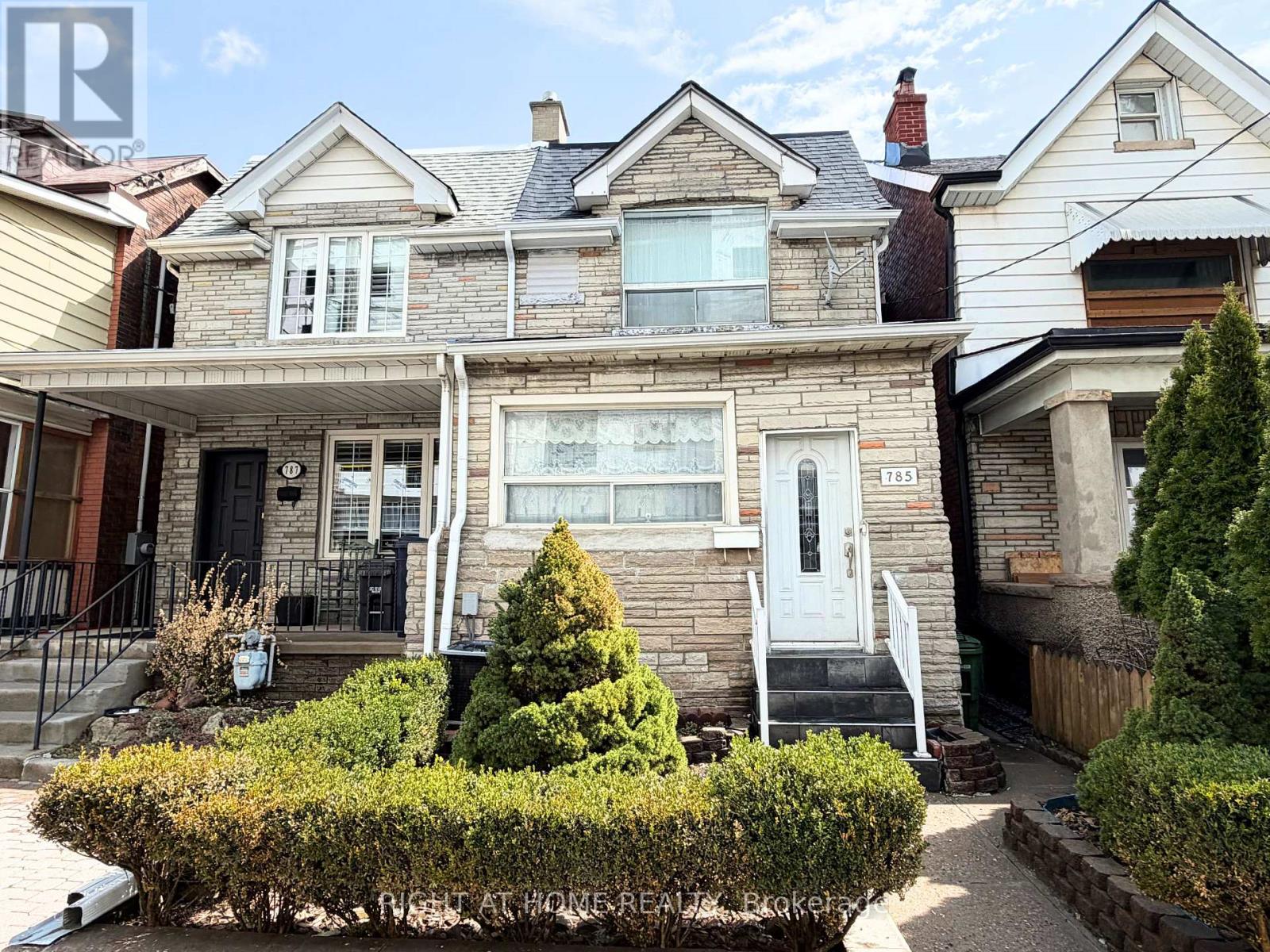 Listing photo of 785 LANSDOWNE AVENUE