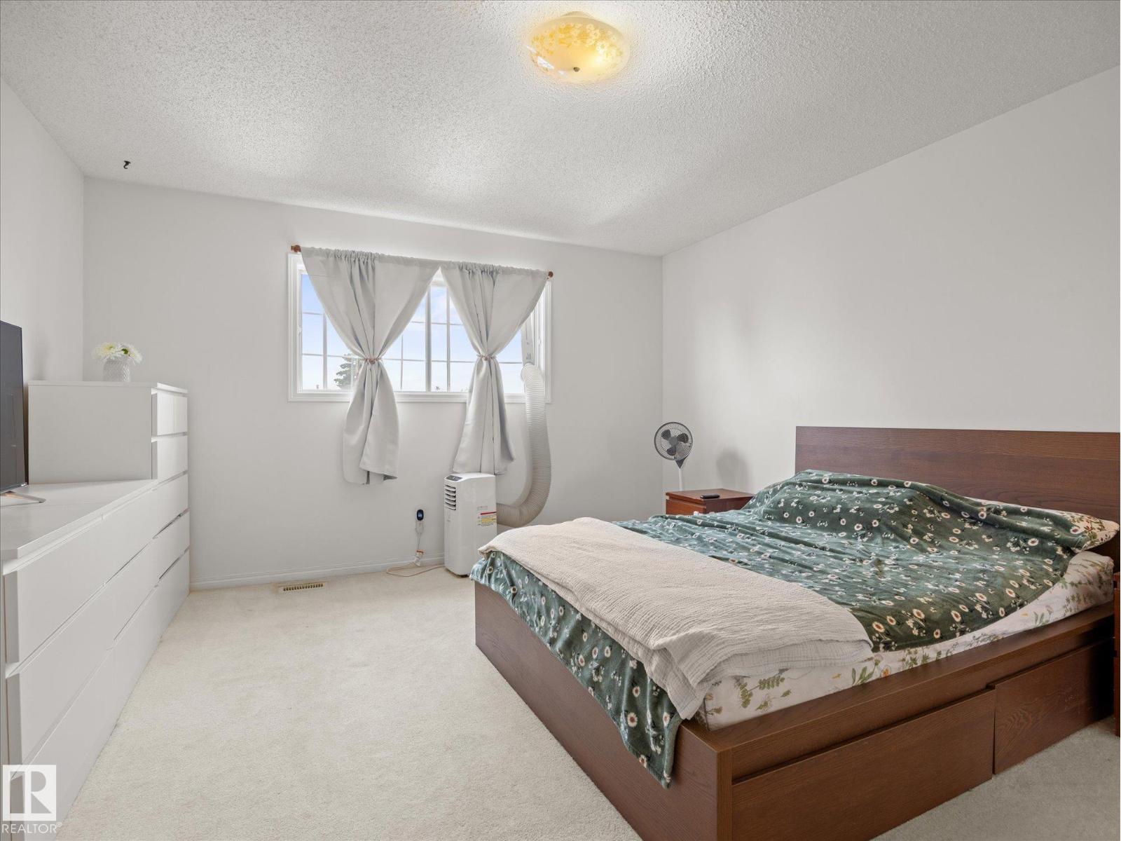 10805 20 AV NW — photo 17