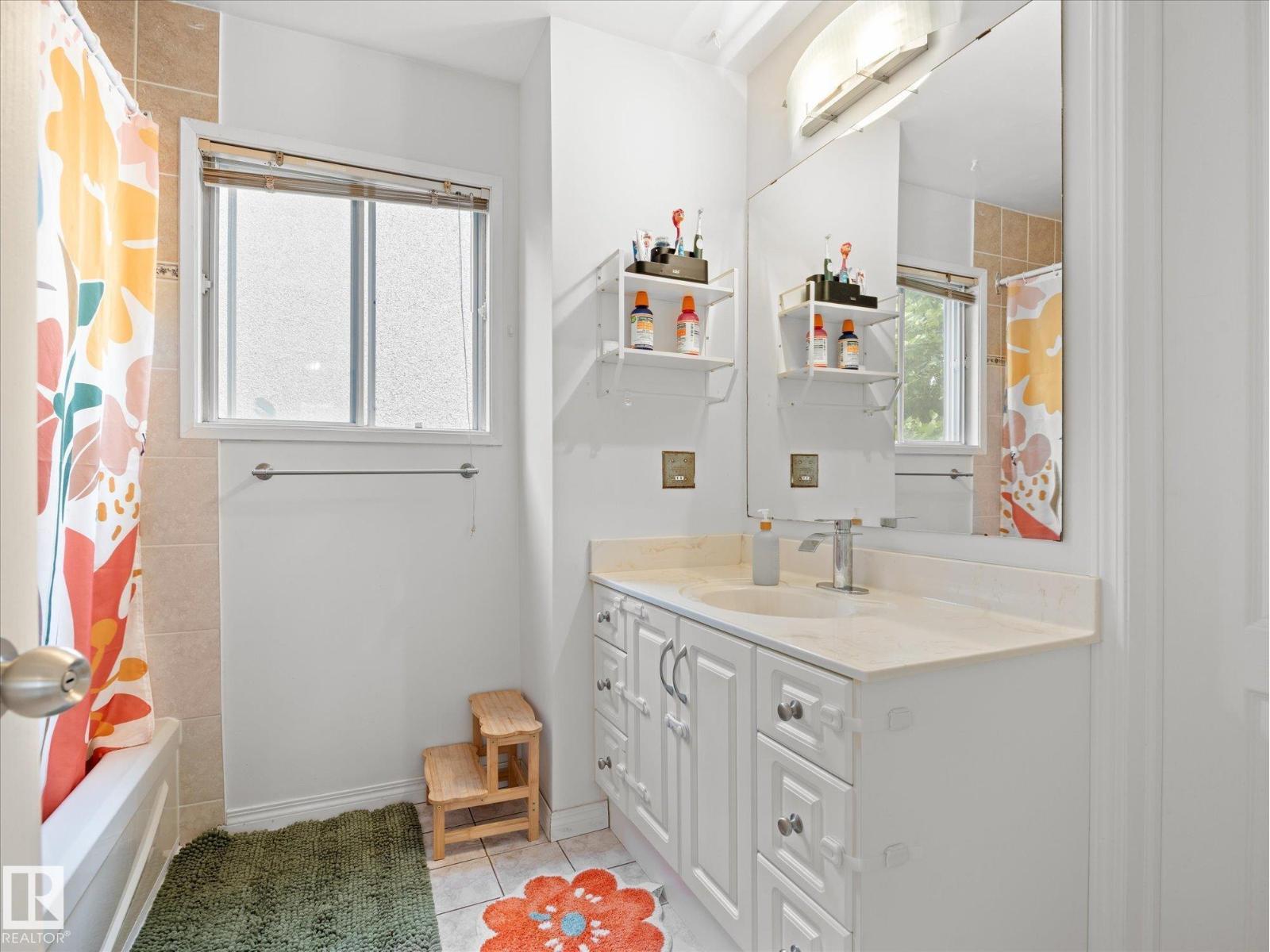 10805 20 AV NW — photo 19