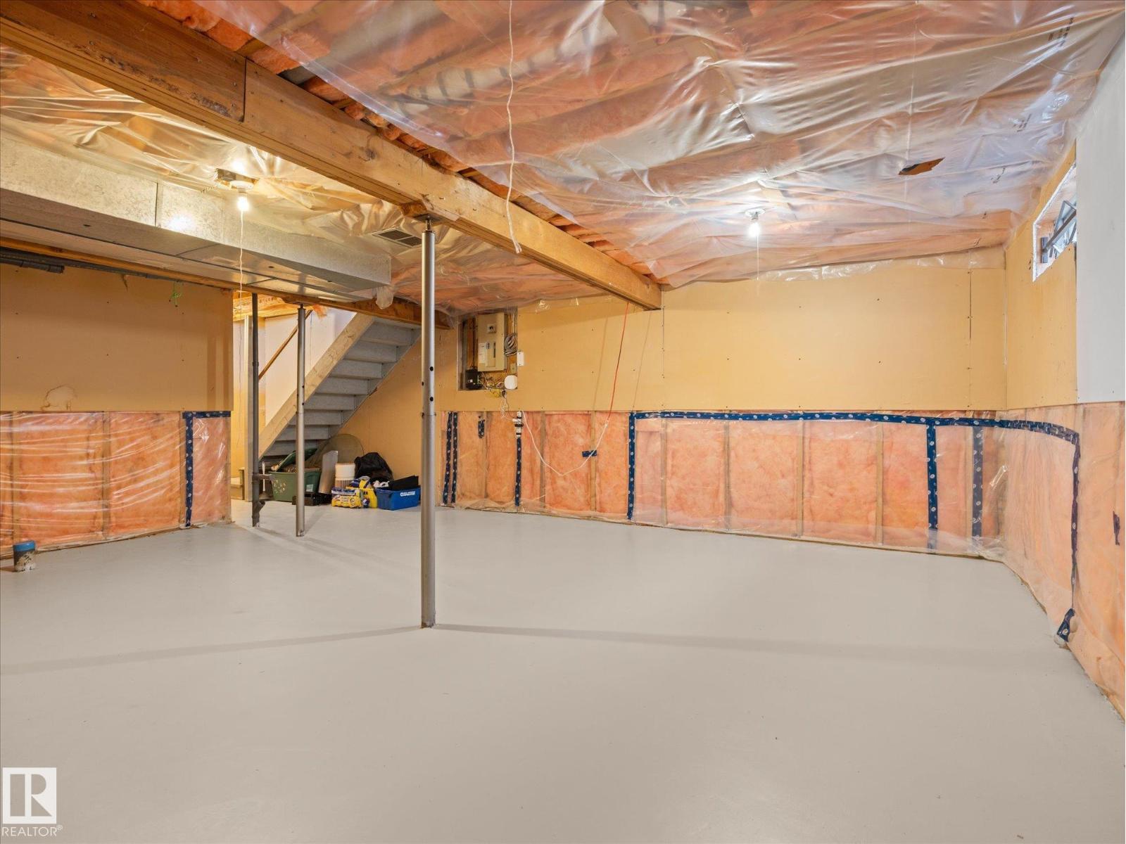 10805 20 AV NW — photo 26