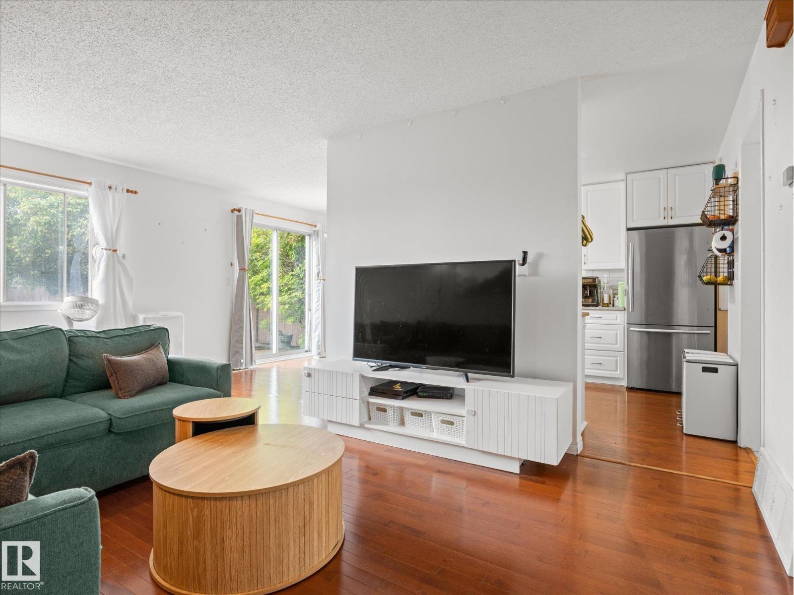 10805 20 AV NW - photo 5