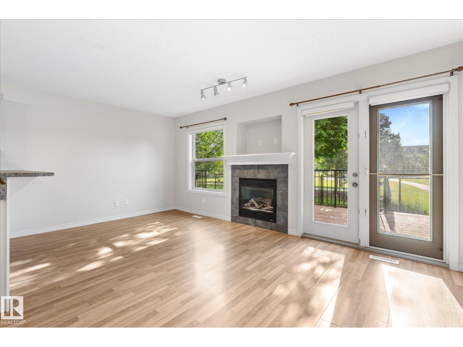 #67 15 WOODSMERE — photo 12