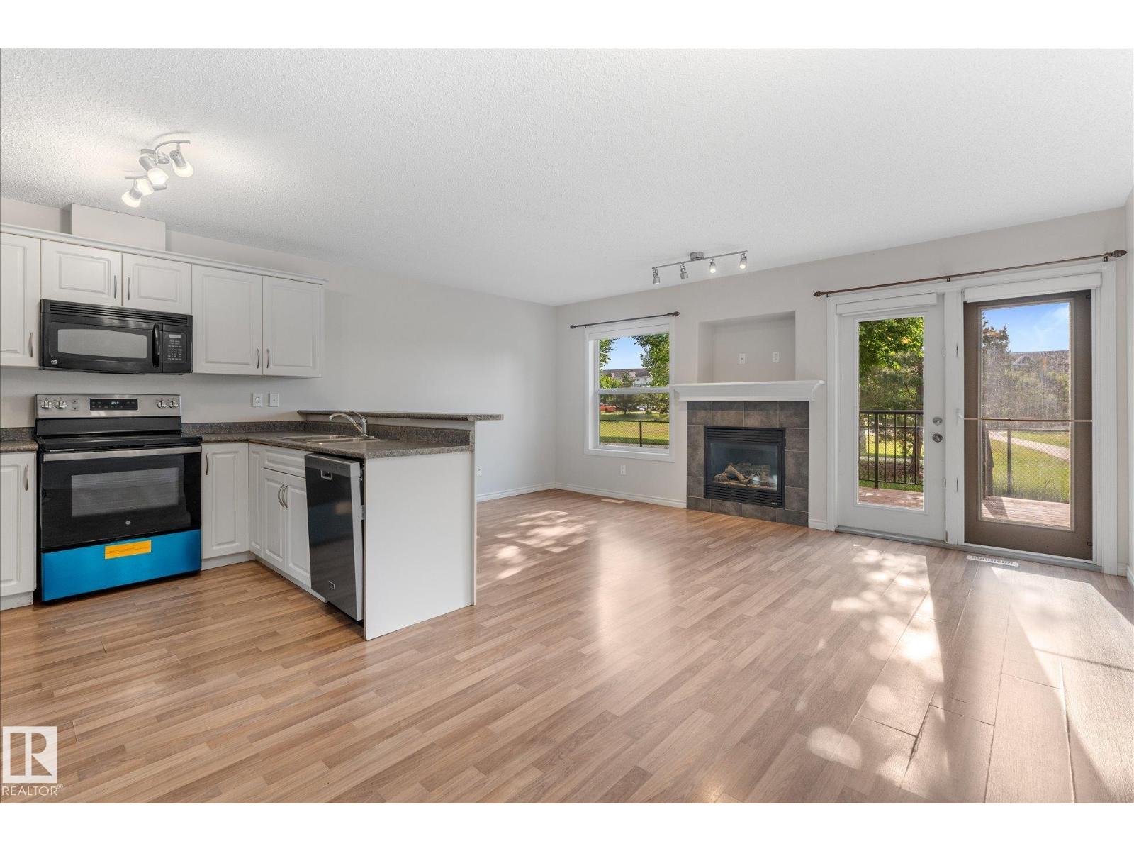 #67 15 WOODSMERE — photo 13