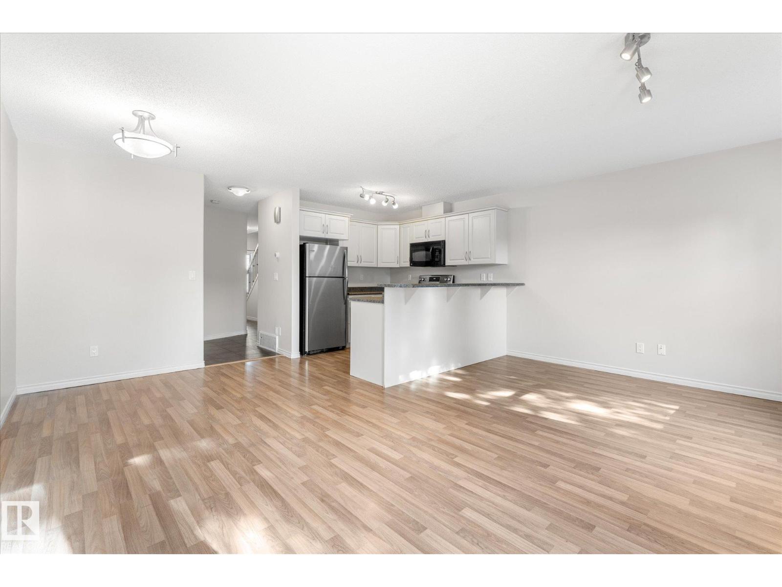 #67 15 WOODSMERE — photo 15