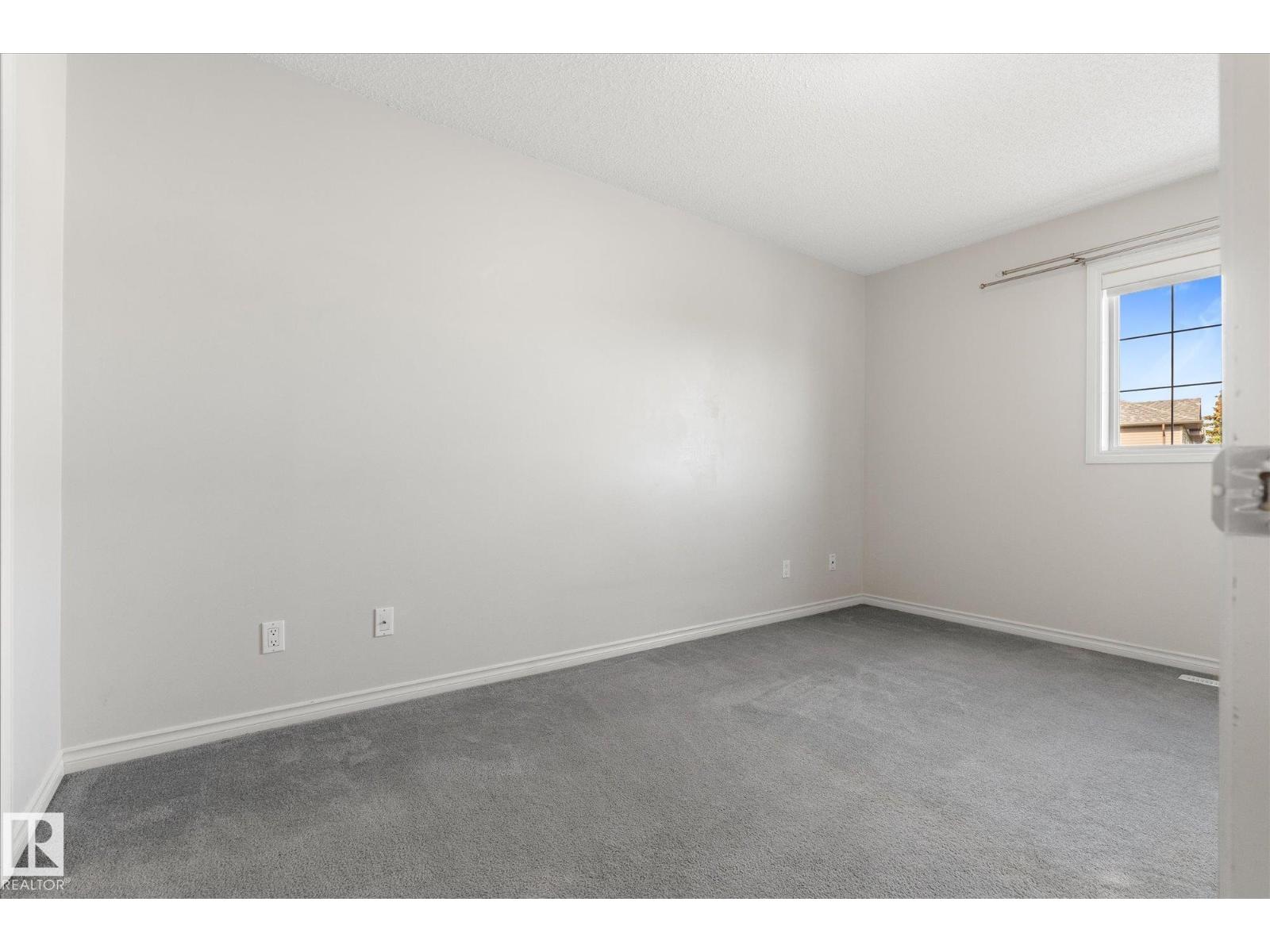 #67 15 WOODSMERE — photo 17