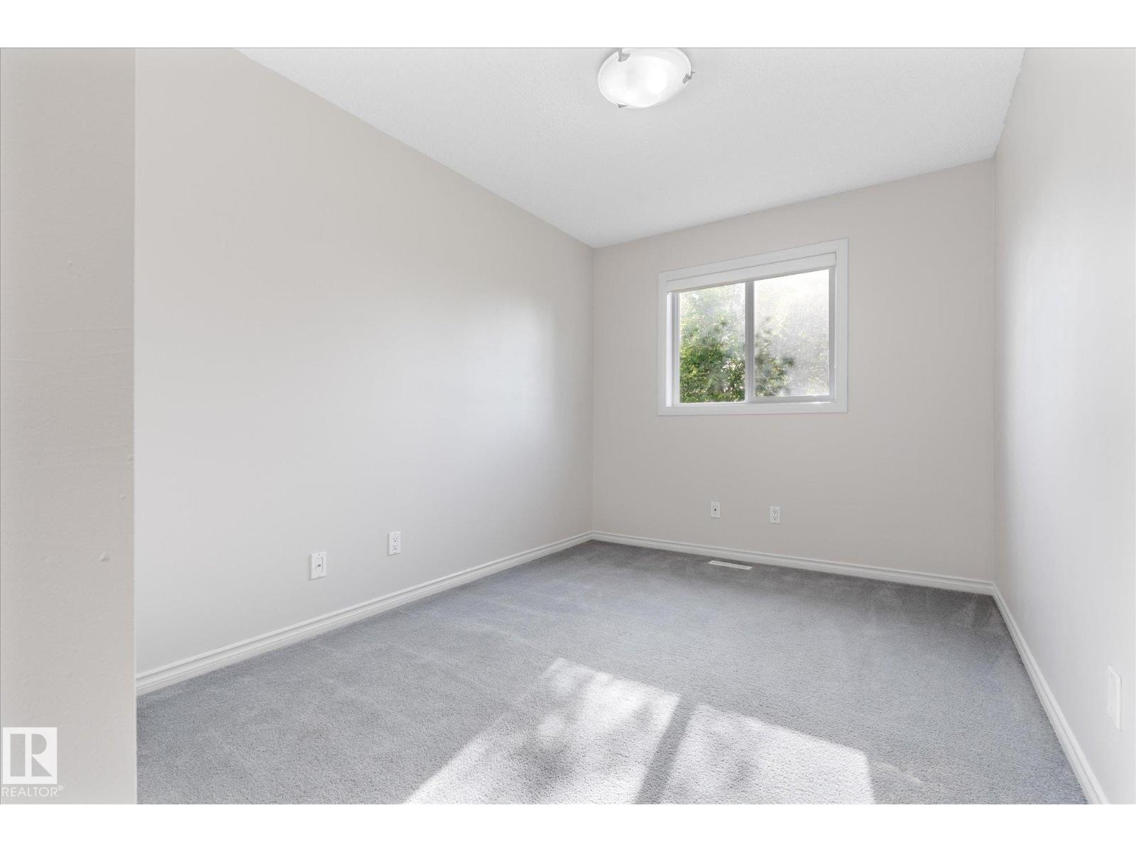 #67 15 WOODSMERE — photo 21