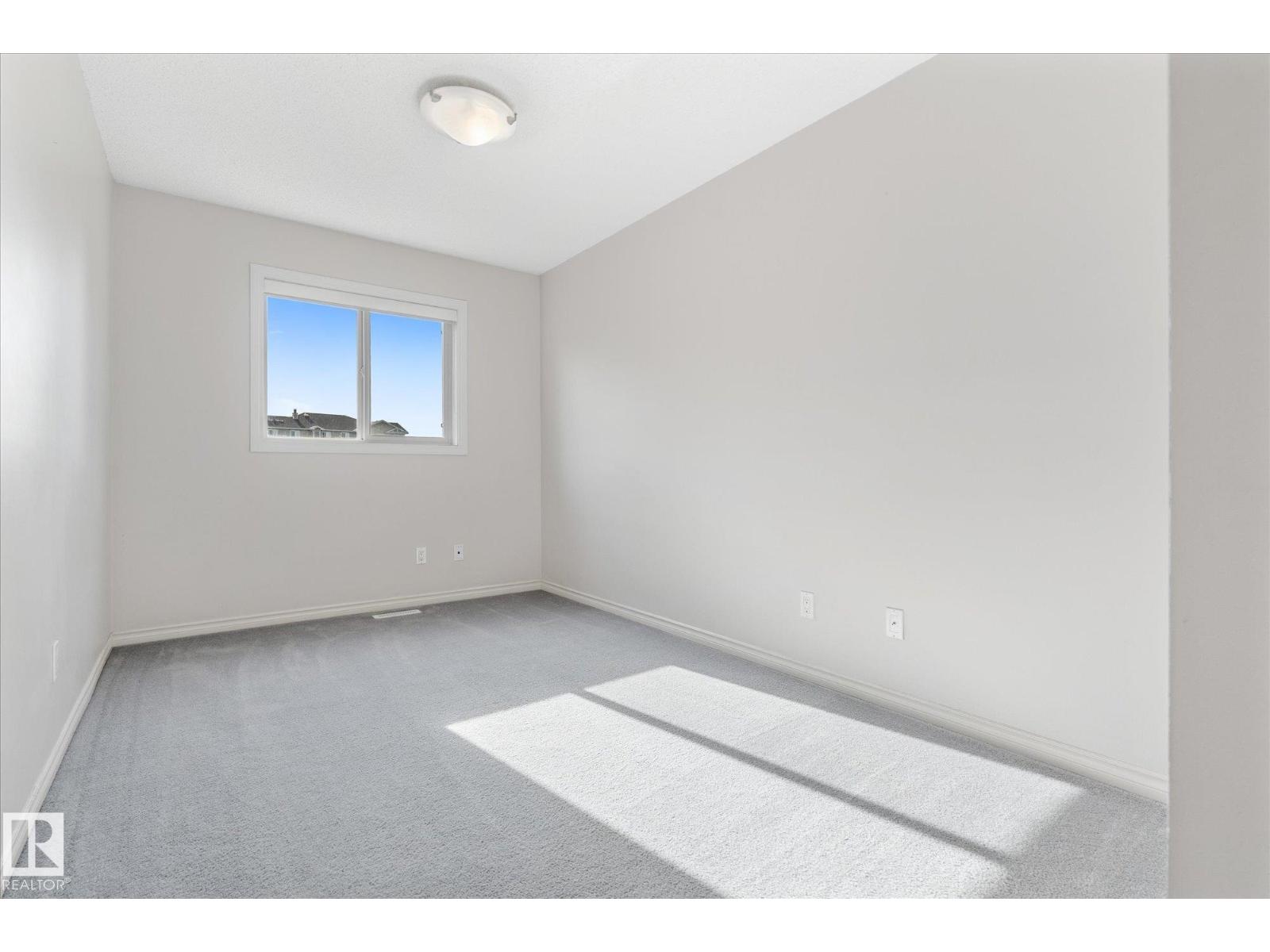 #67 15 WOODSMERE — photo 23