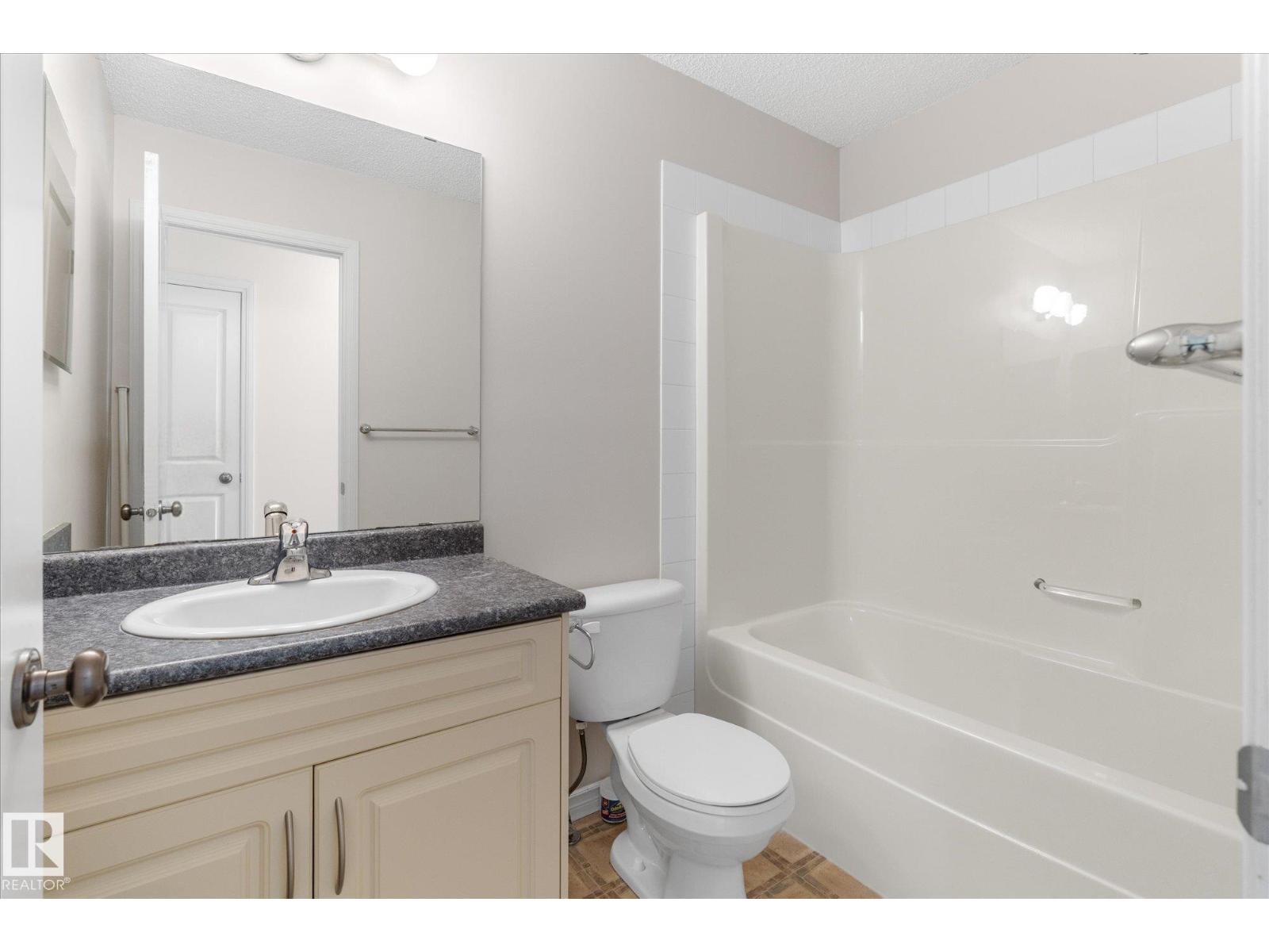 #67 15 WOODSMERE — photo 25