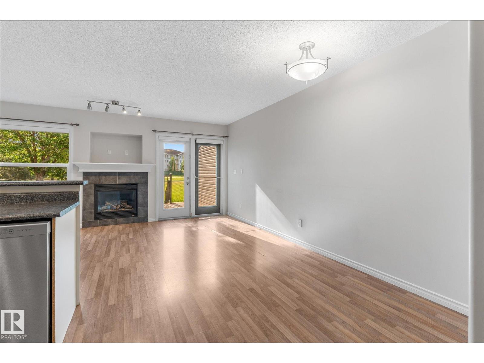 #67 15 WOODSMERE — photo 8