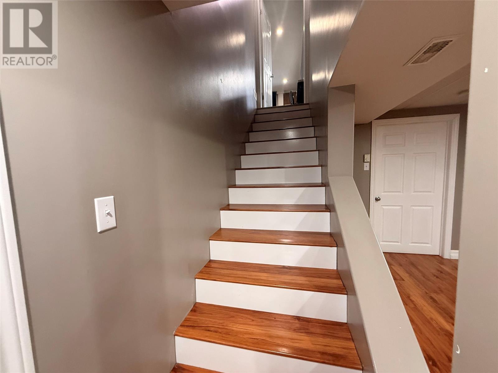 4 Noels Place - 39