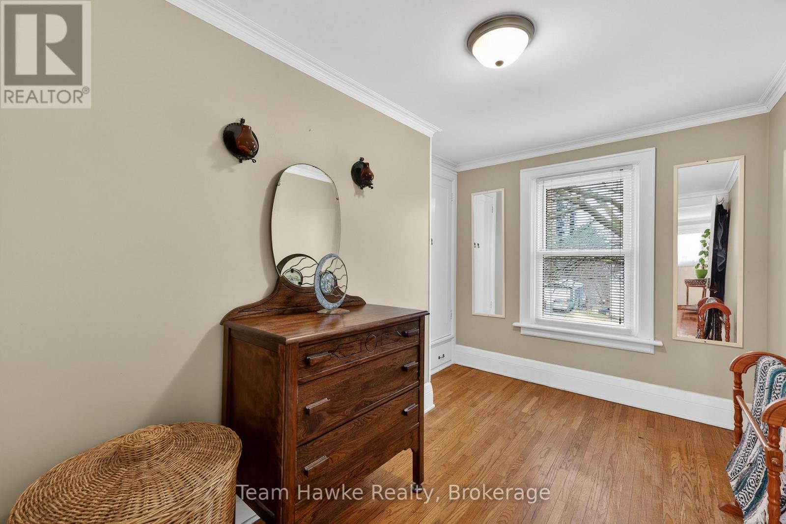 443 ELIZABETH STREET - 12
