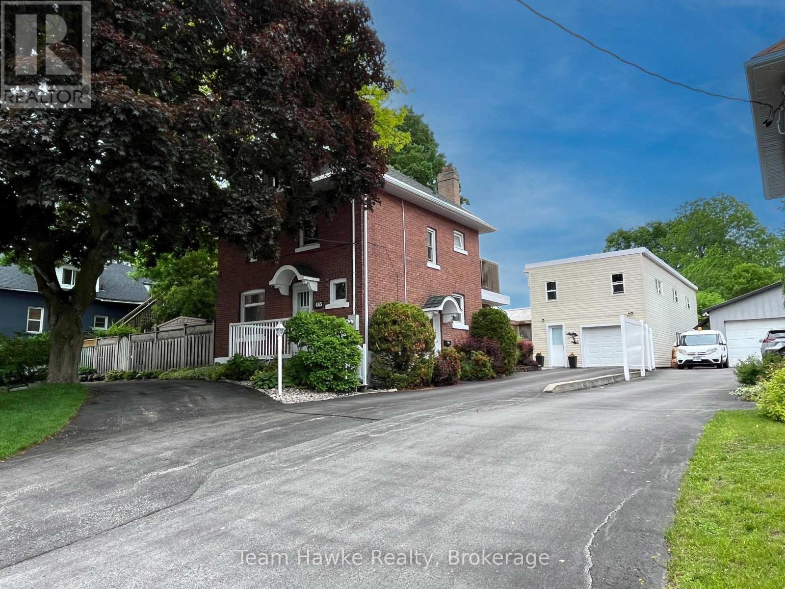 443 ELIZABETH STREET - 2