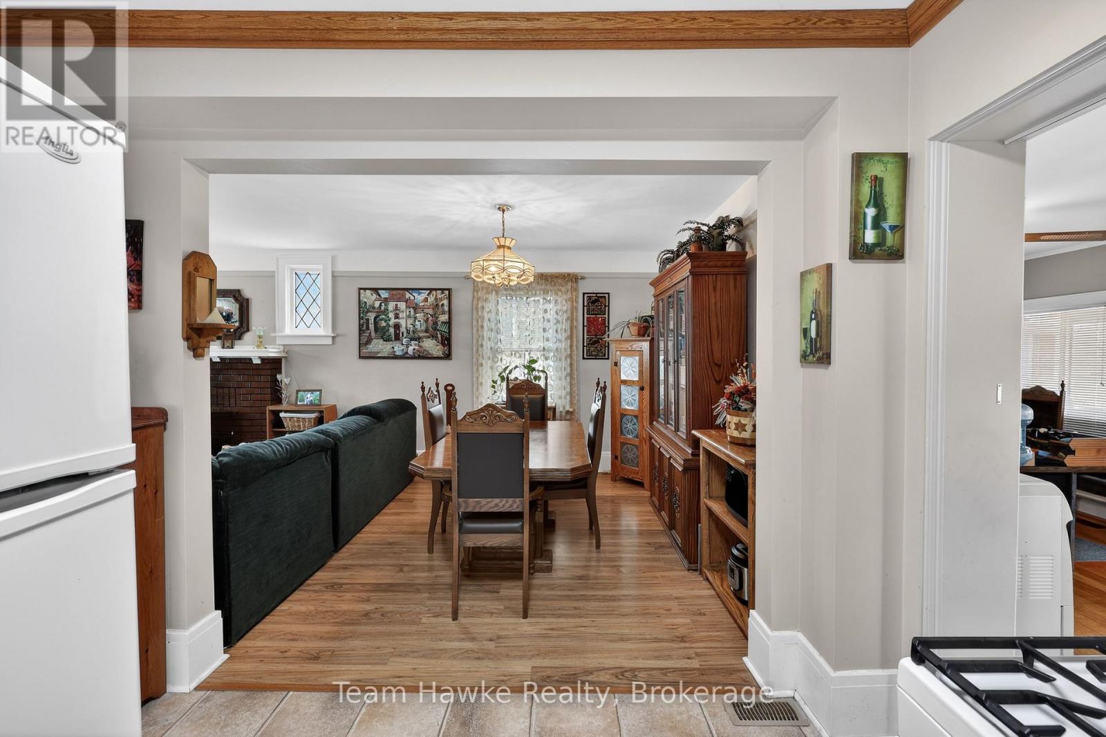 443 ELIZABETH STREET - 9