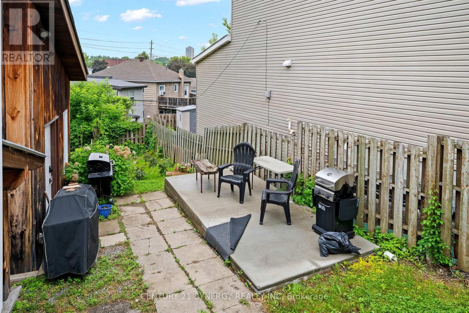 2 Bed, 1 Bath Multi-Family for Rent in Ottawa – 241 BRADLEY AVENUE, Ottawa – MLS# X13223696 - Image 16