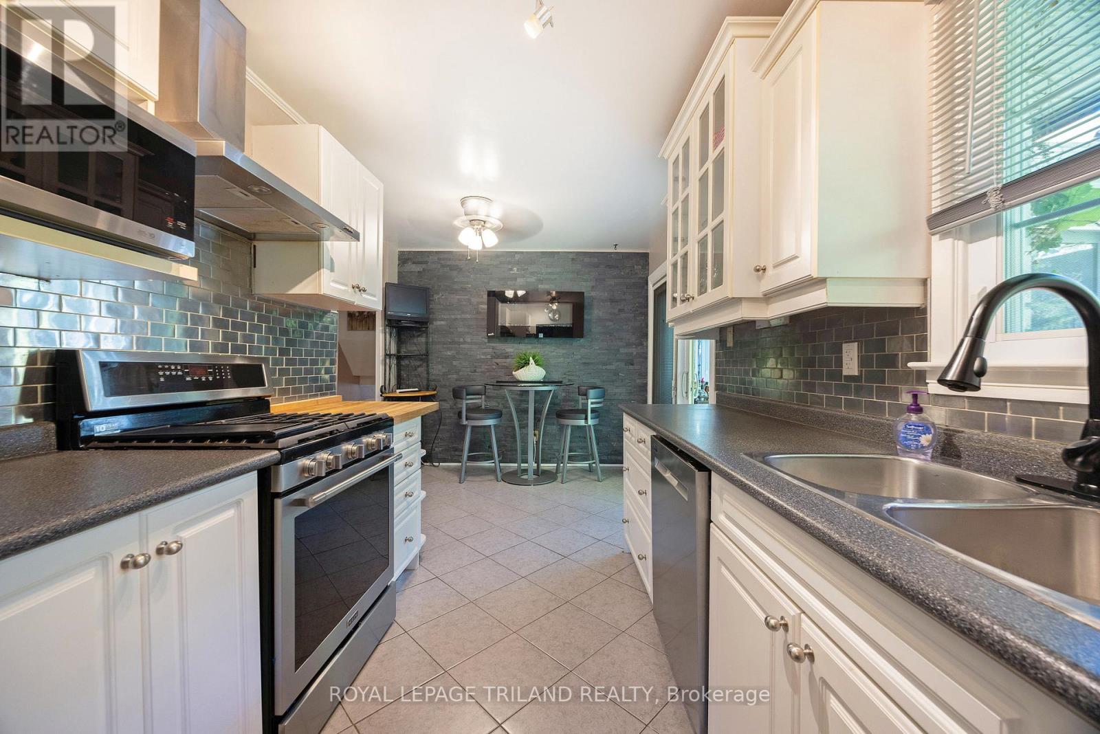 1152 IVANHILL ROAD - 11
