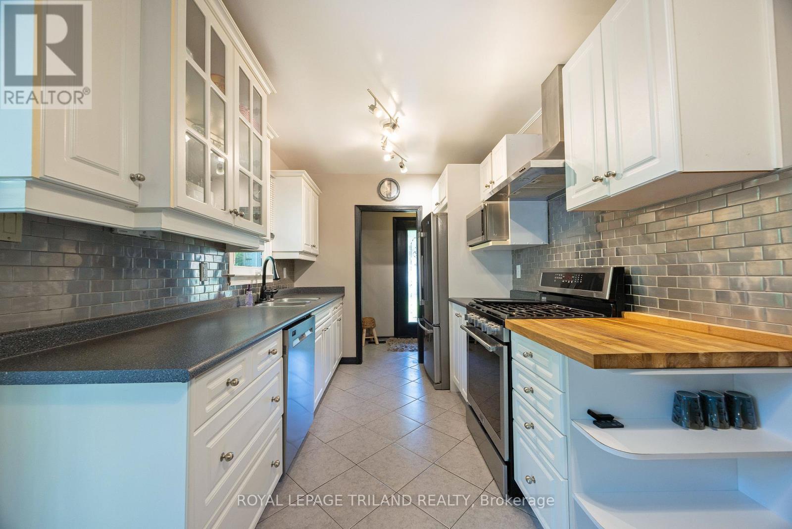 1152 IVANHILL ROAD - 13