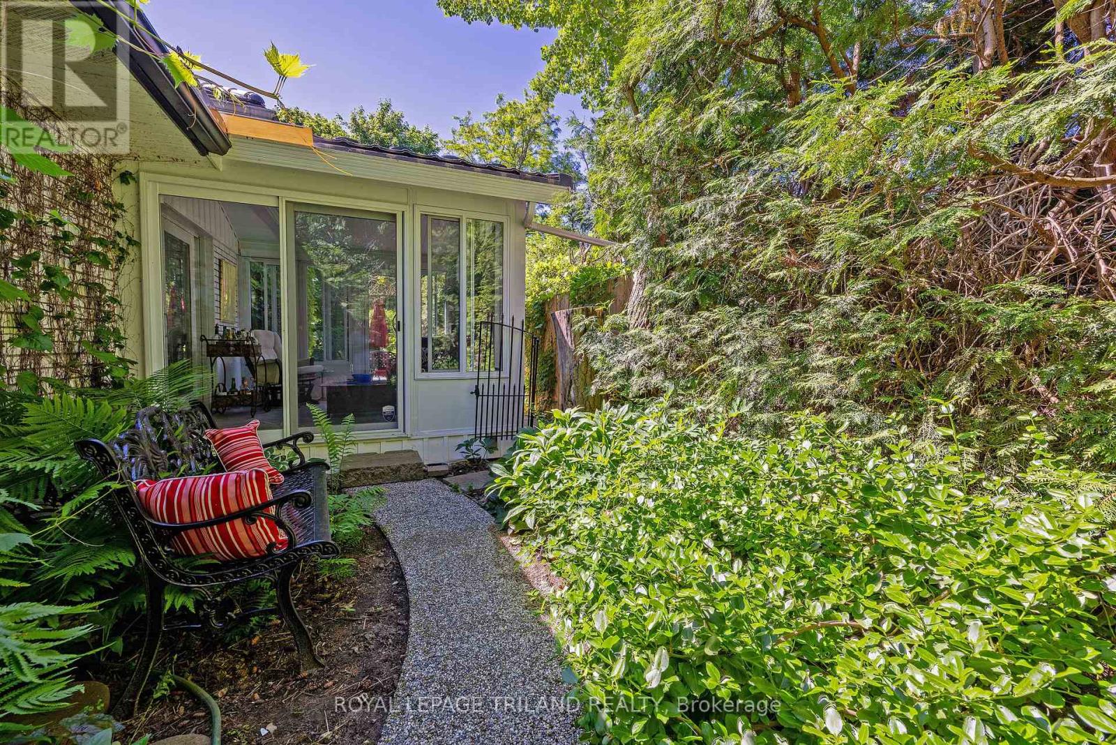 1152 IVANHILL ROAD - 28