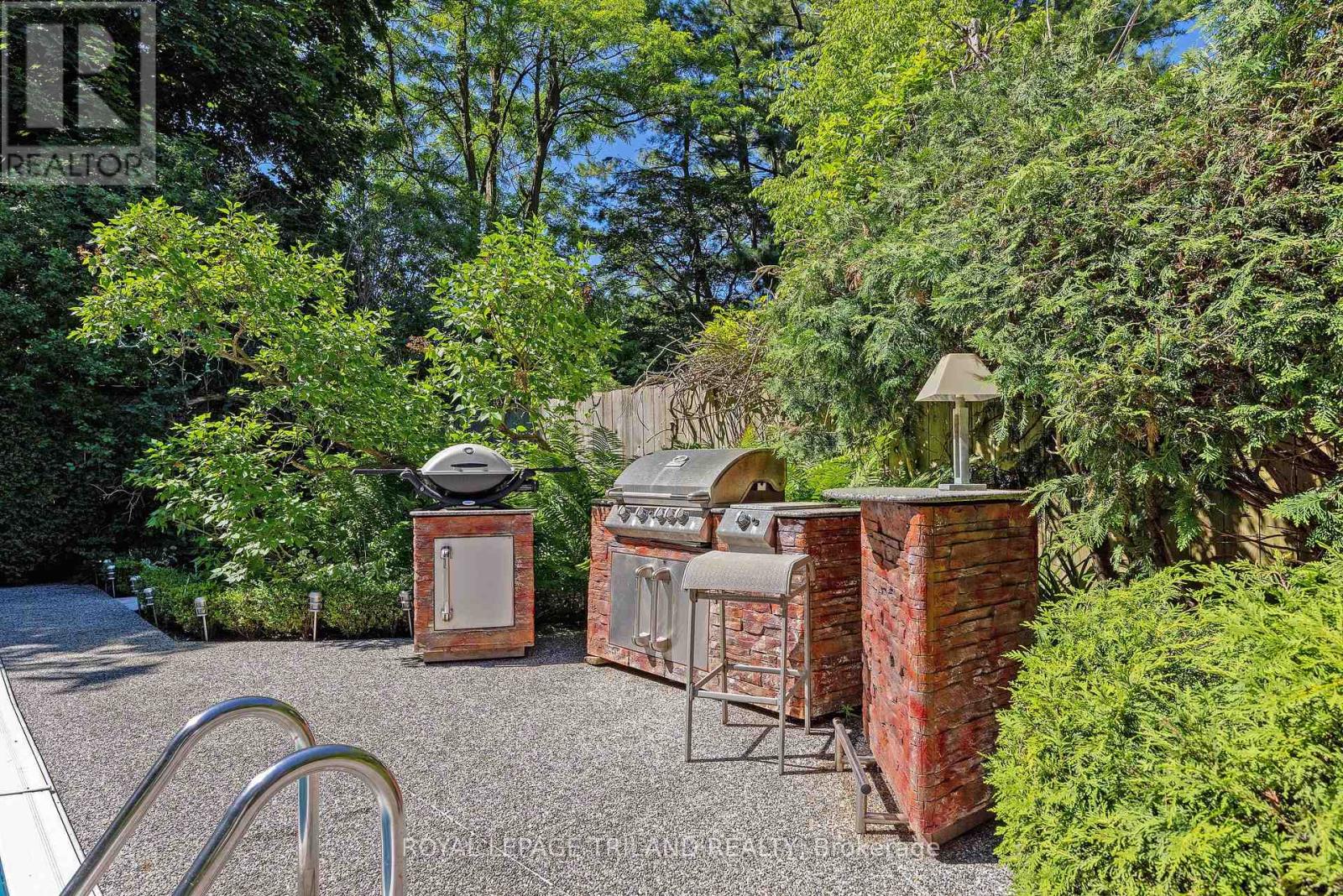 1152 IVANHILL ROAD - 32