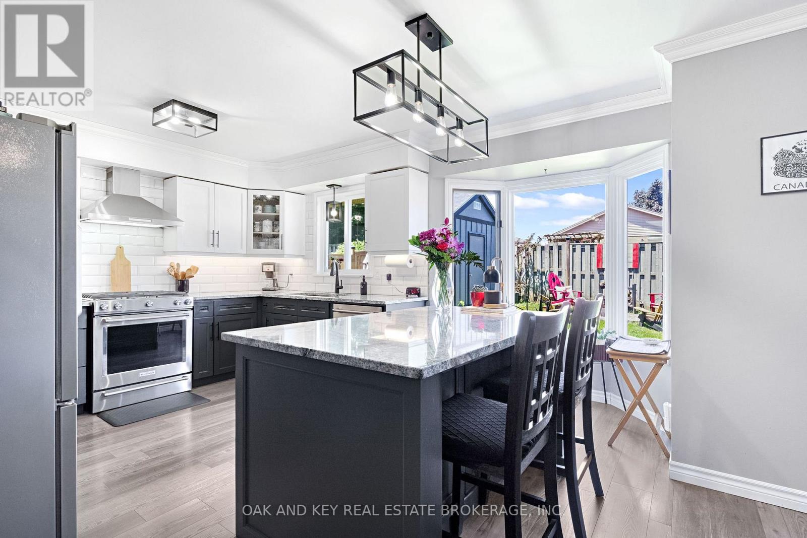 54 NAPOLEON DRIVE - 12