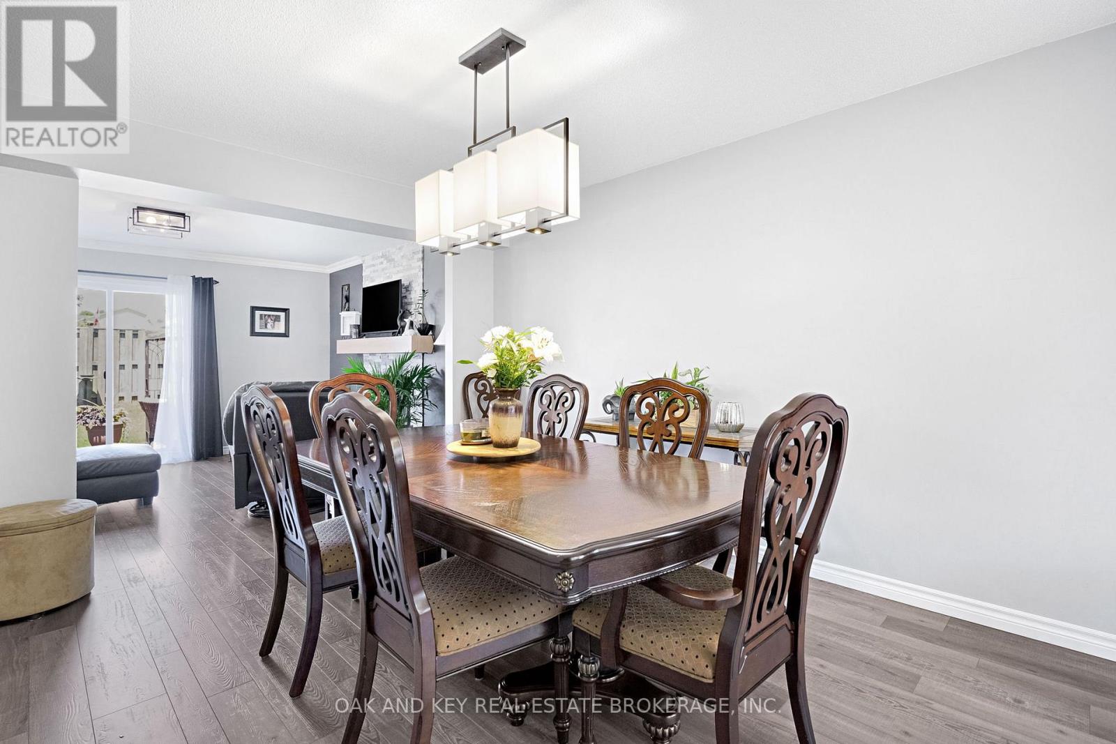 54 NAPOLEON DRIVE - 18