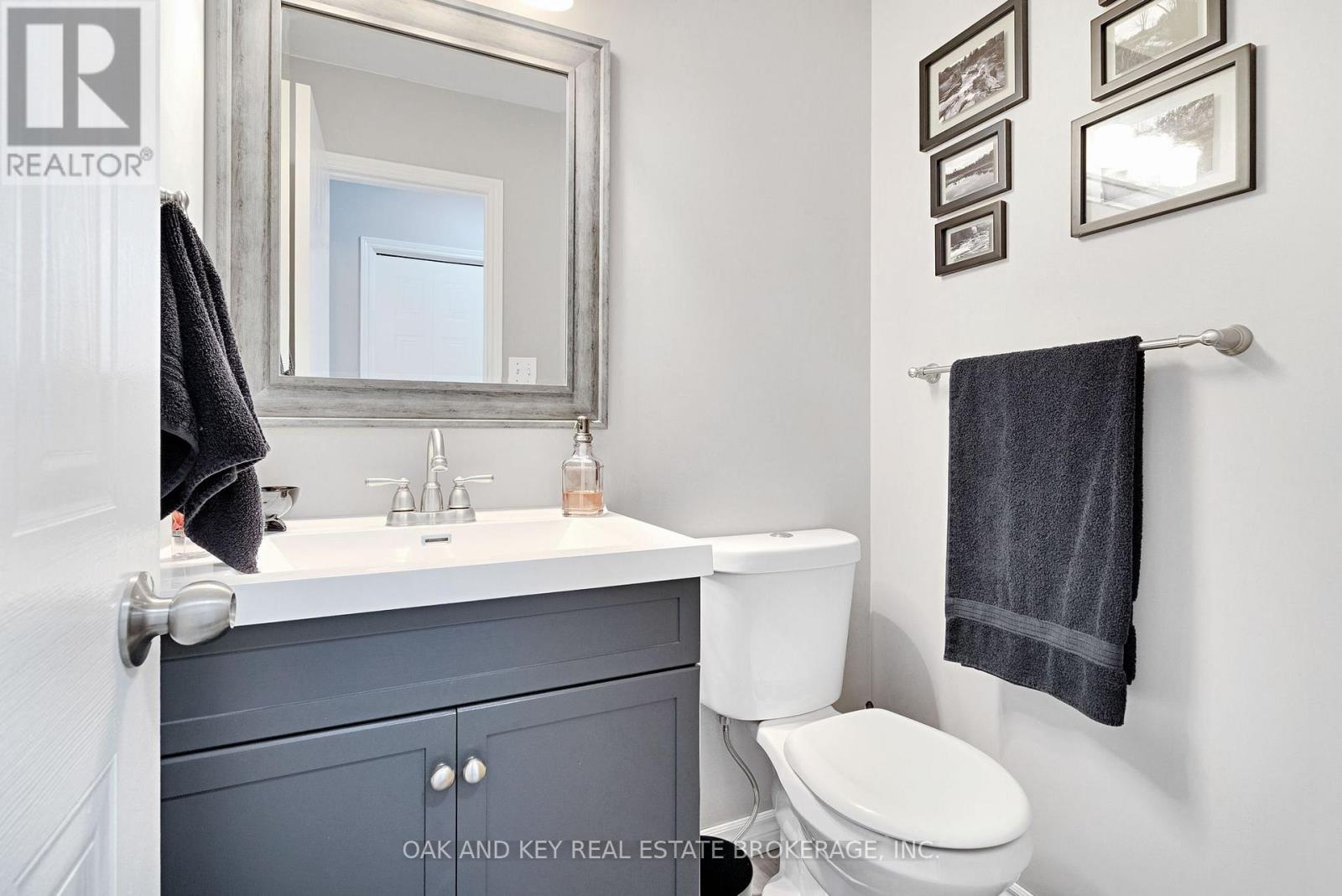 54 NAPOLEON DRIVE - 22