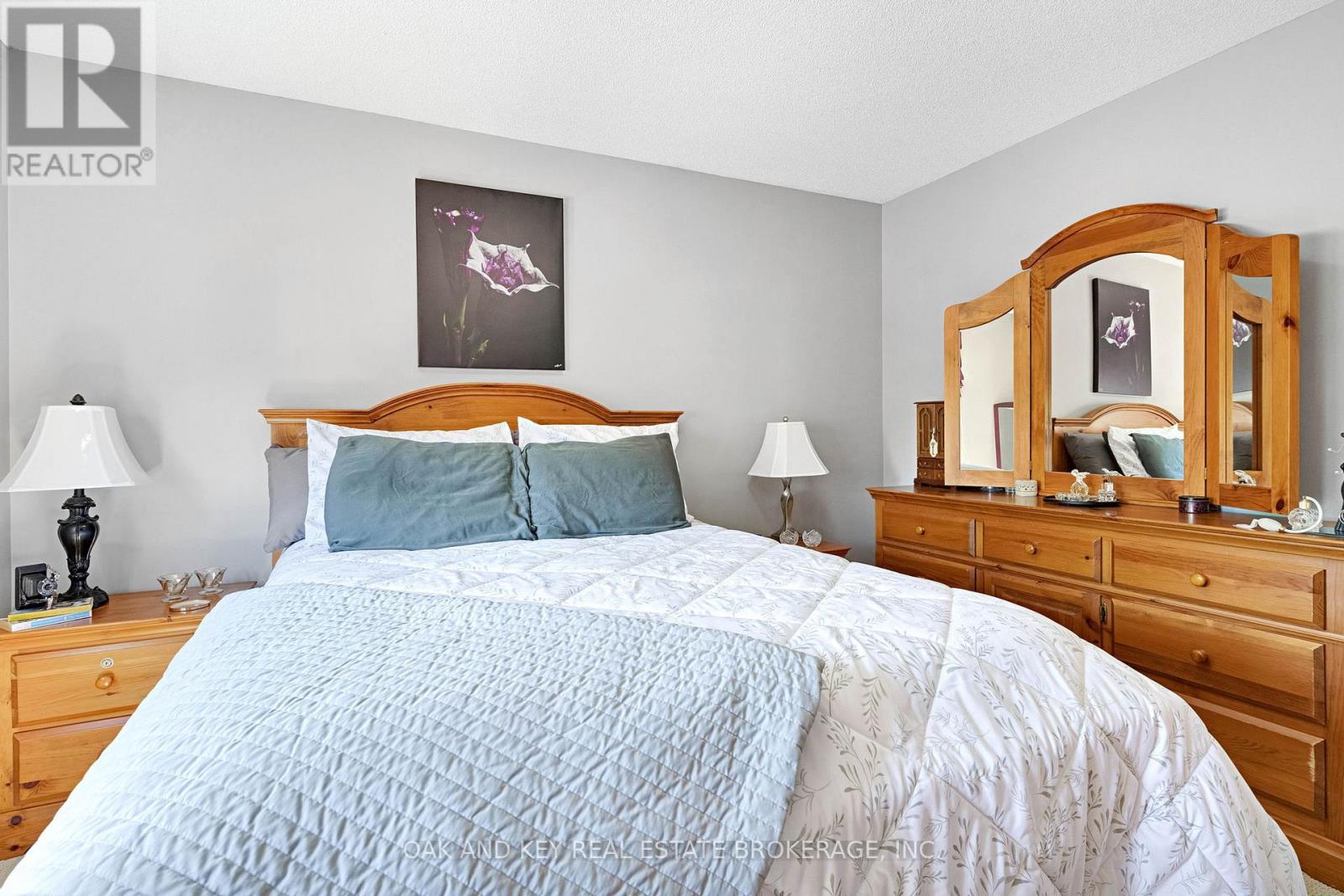 54 NAPOLEON DRIVE - 25