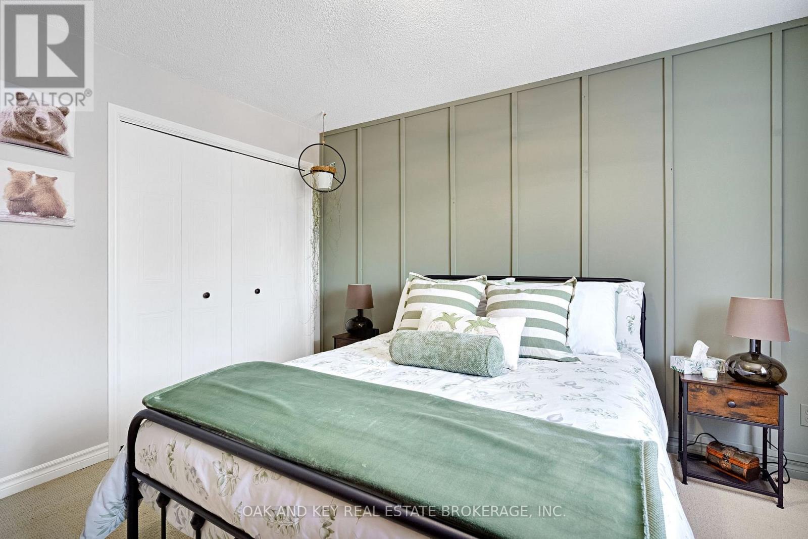 54 NAPOLEON DRIVE - 28